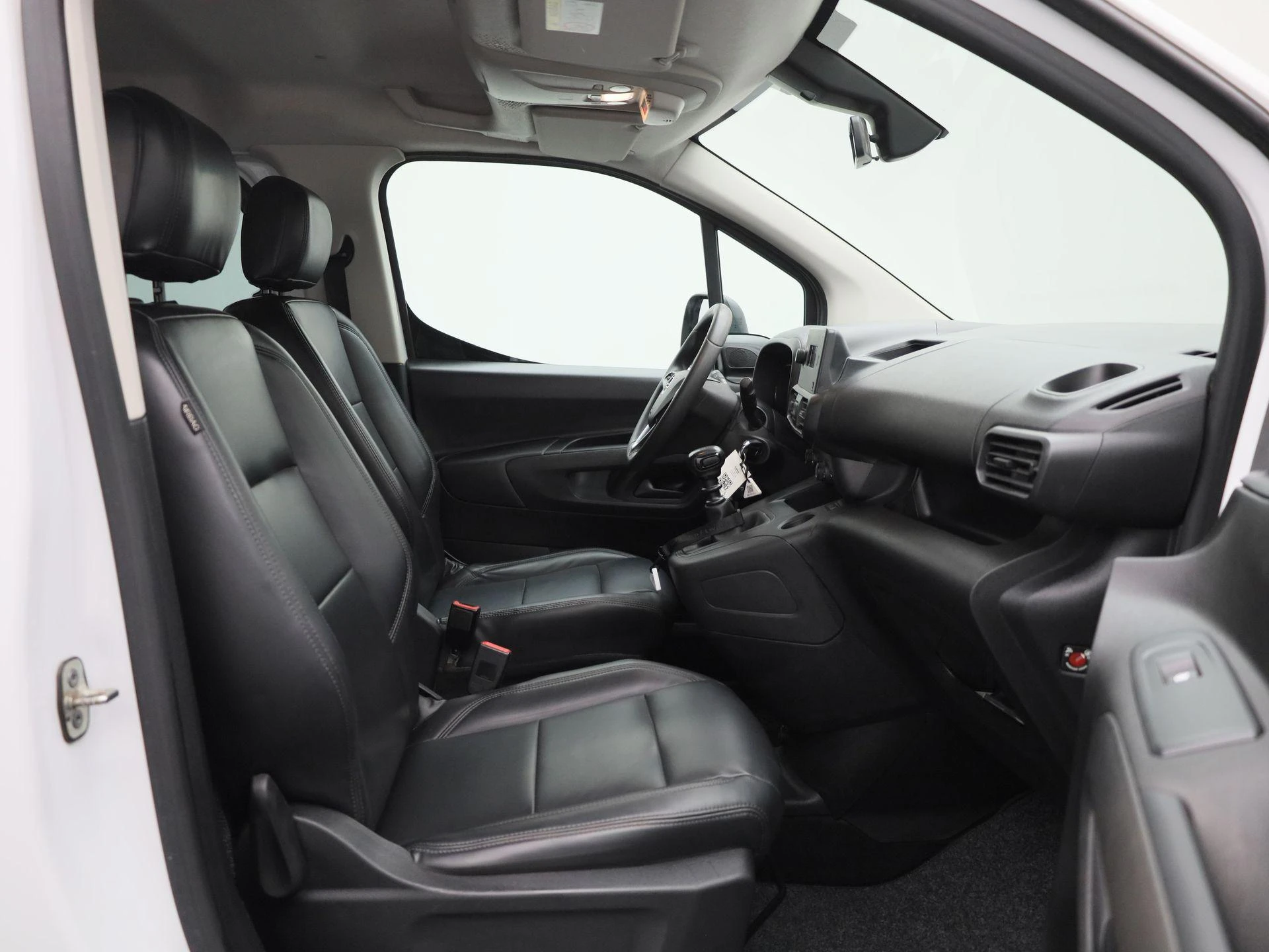 Opel-Combo Life-image-10