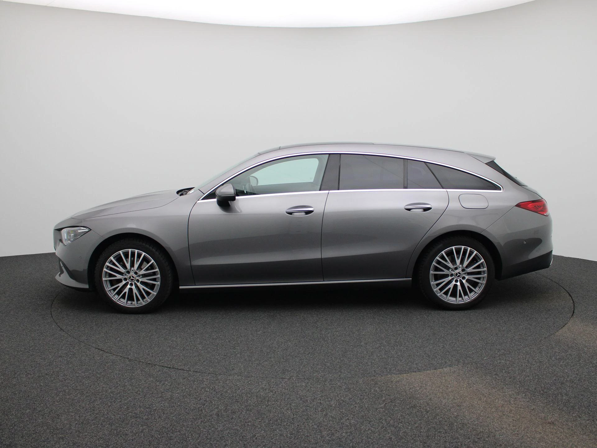 Mercedes-Benz-CLA-image-5