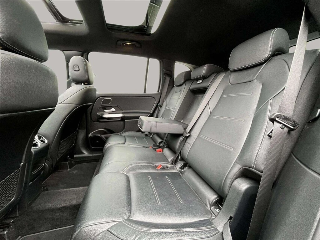 Mercedes-Benz-GLB-image-21