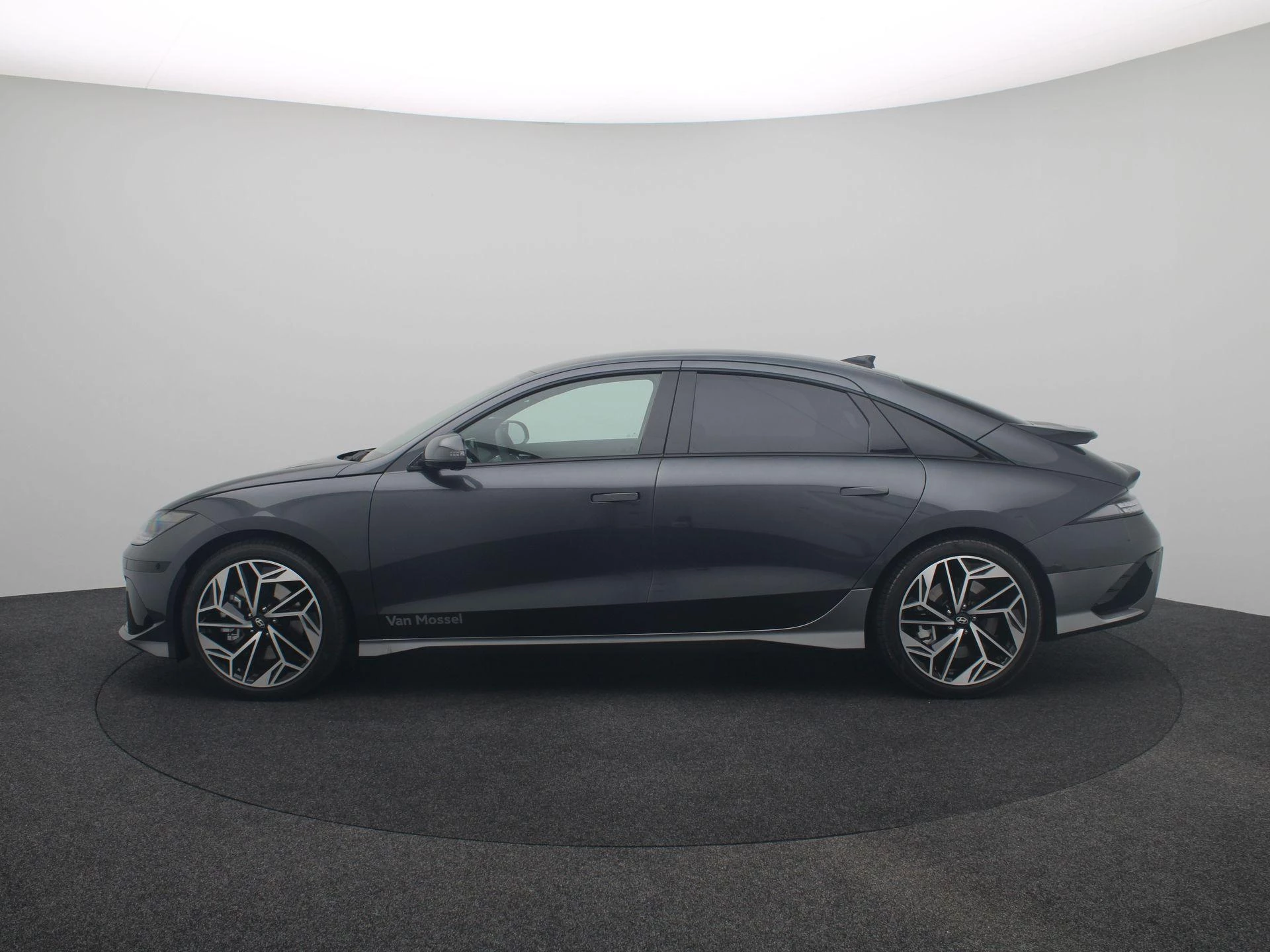 Hyundai-IONIQ 6-image-3