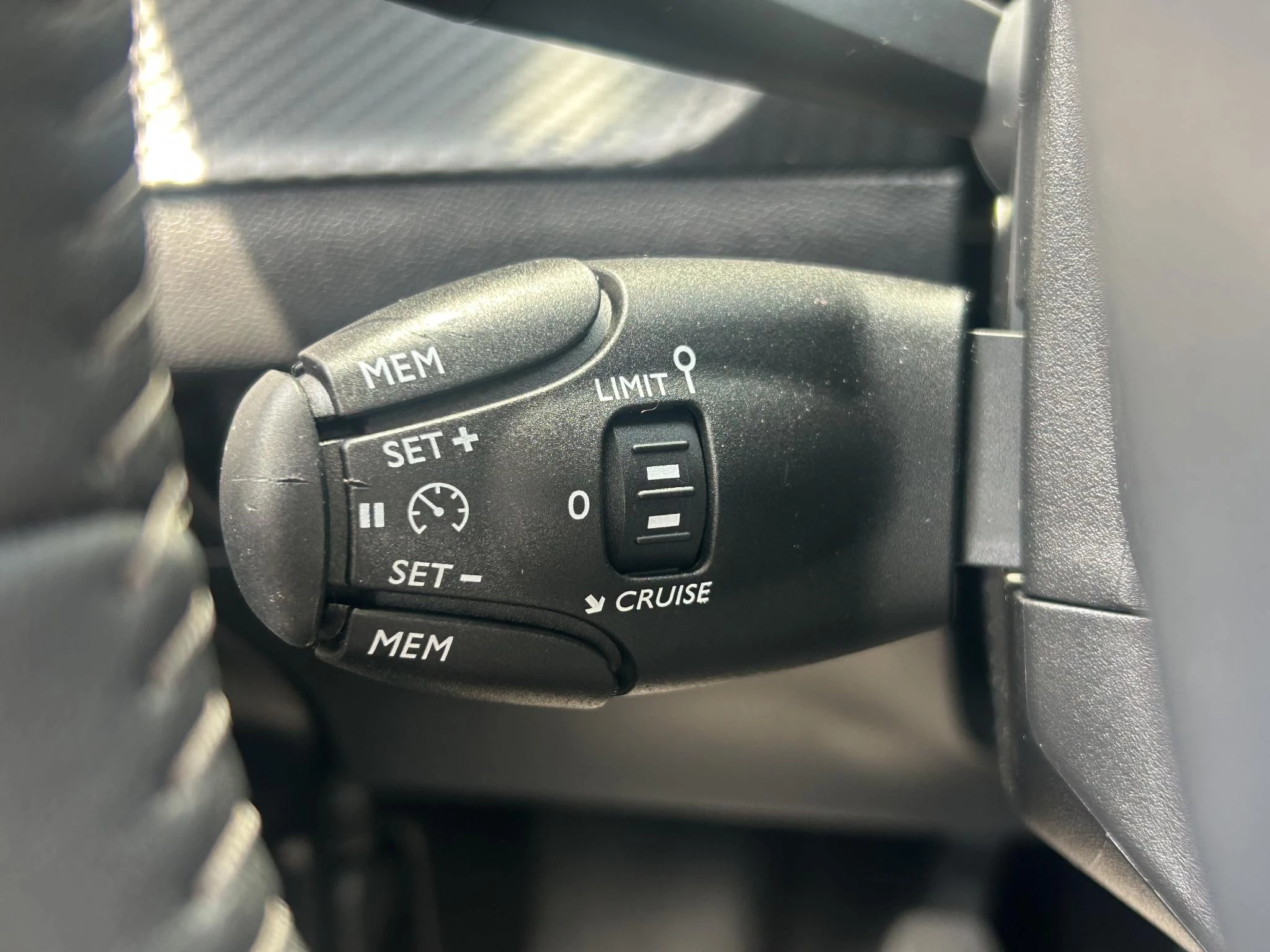 Peugeot-208-image-15