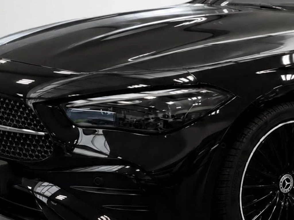 Mercedes-Benz-CLE 200-image-4