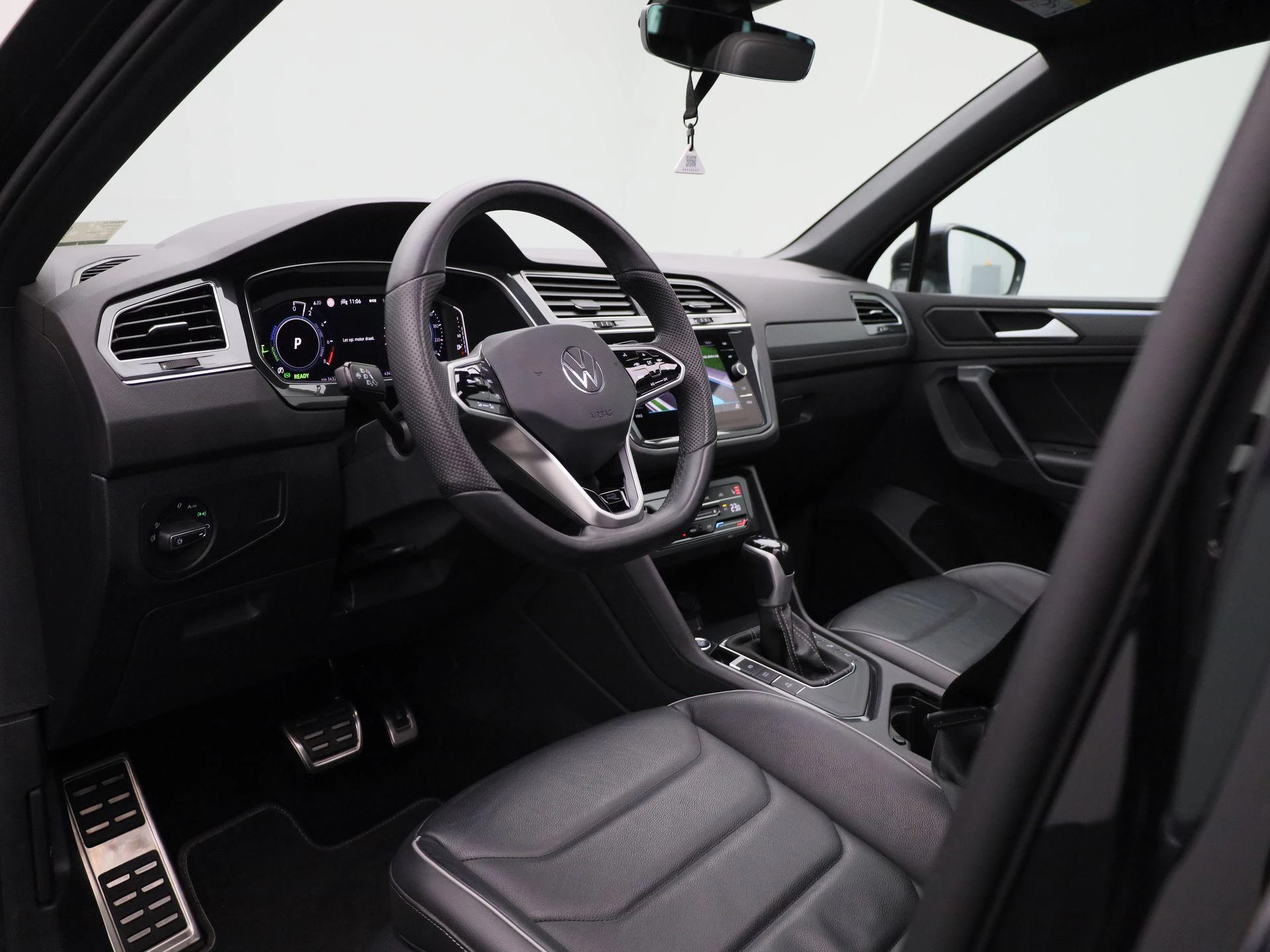 Volkswagen-Tiguan-image-36