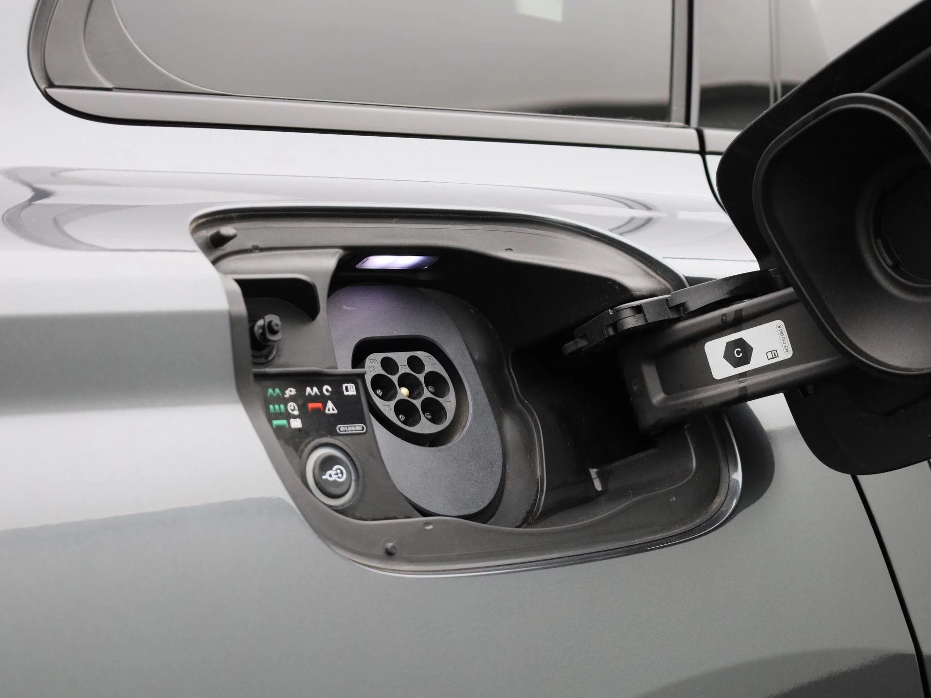 Audi-Q6 e-tron-image-46
