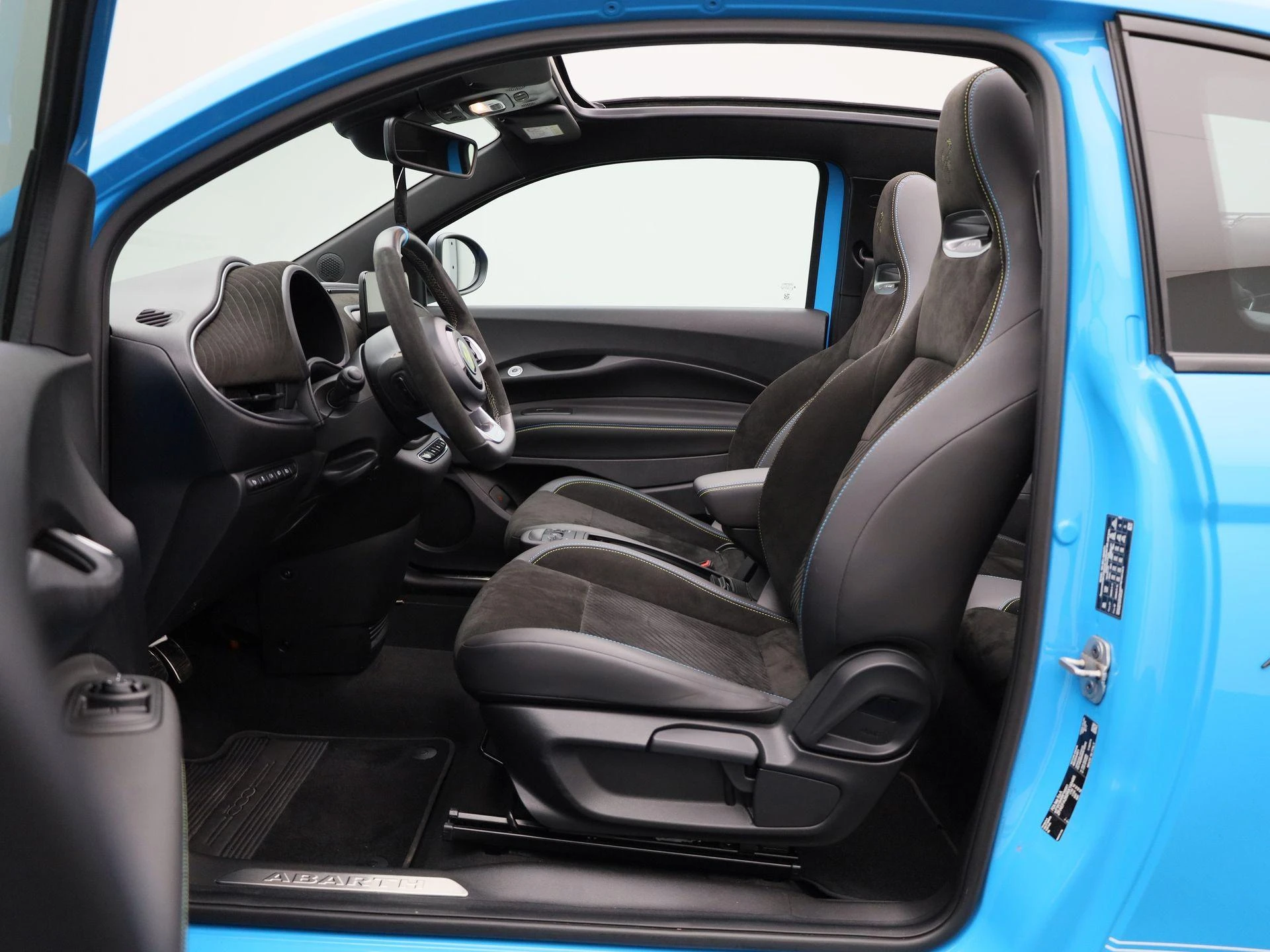 Fiat-500C-image-12