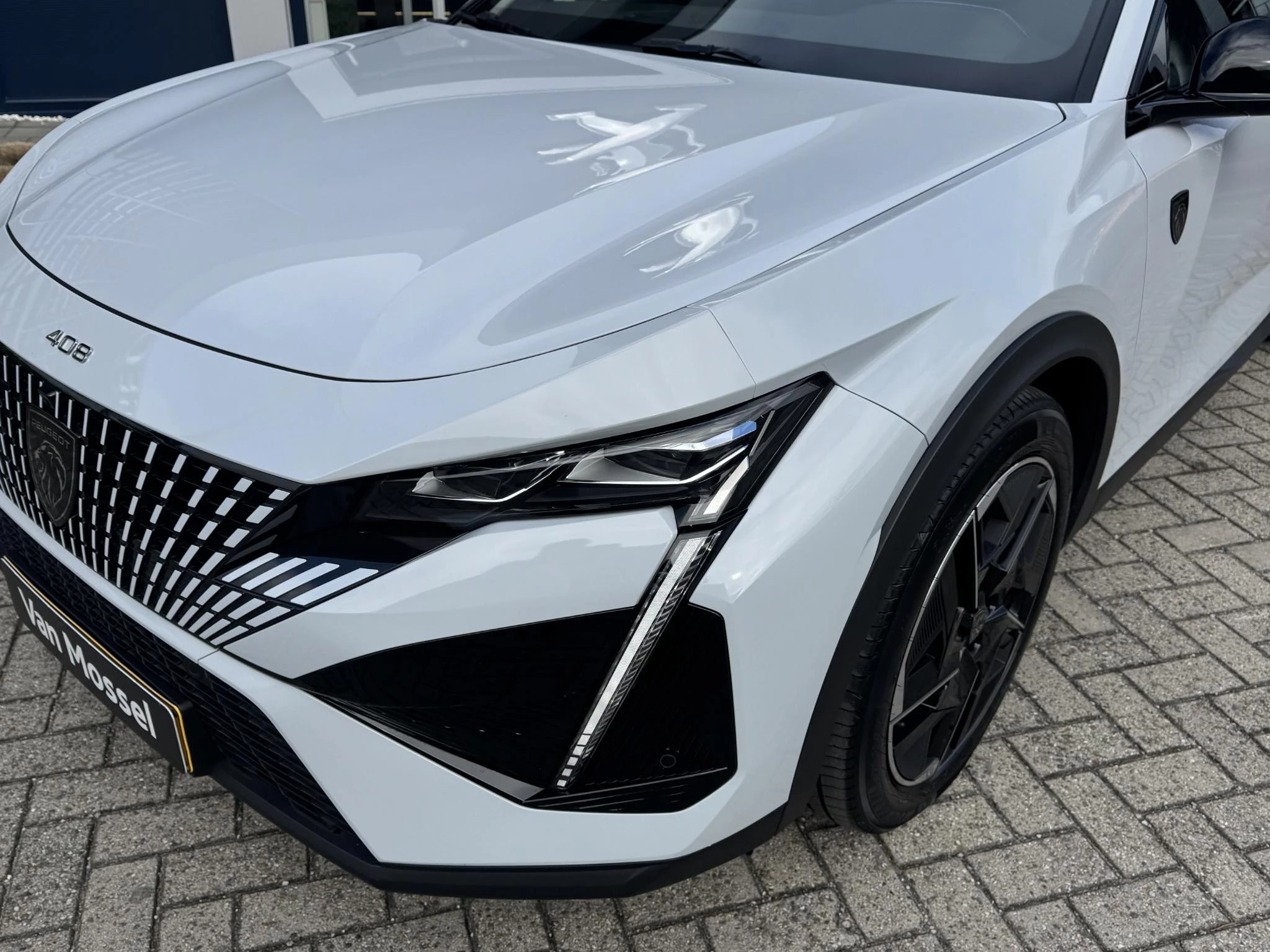 Peugeot-408-image-8