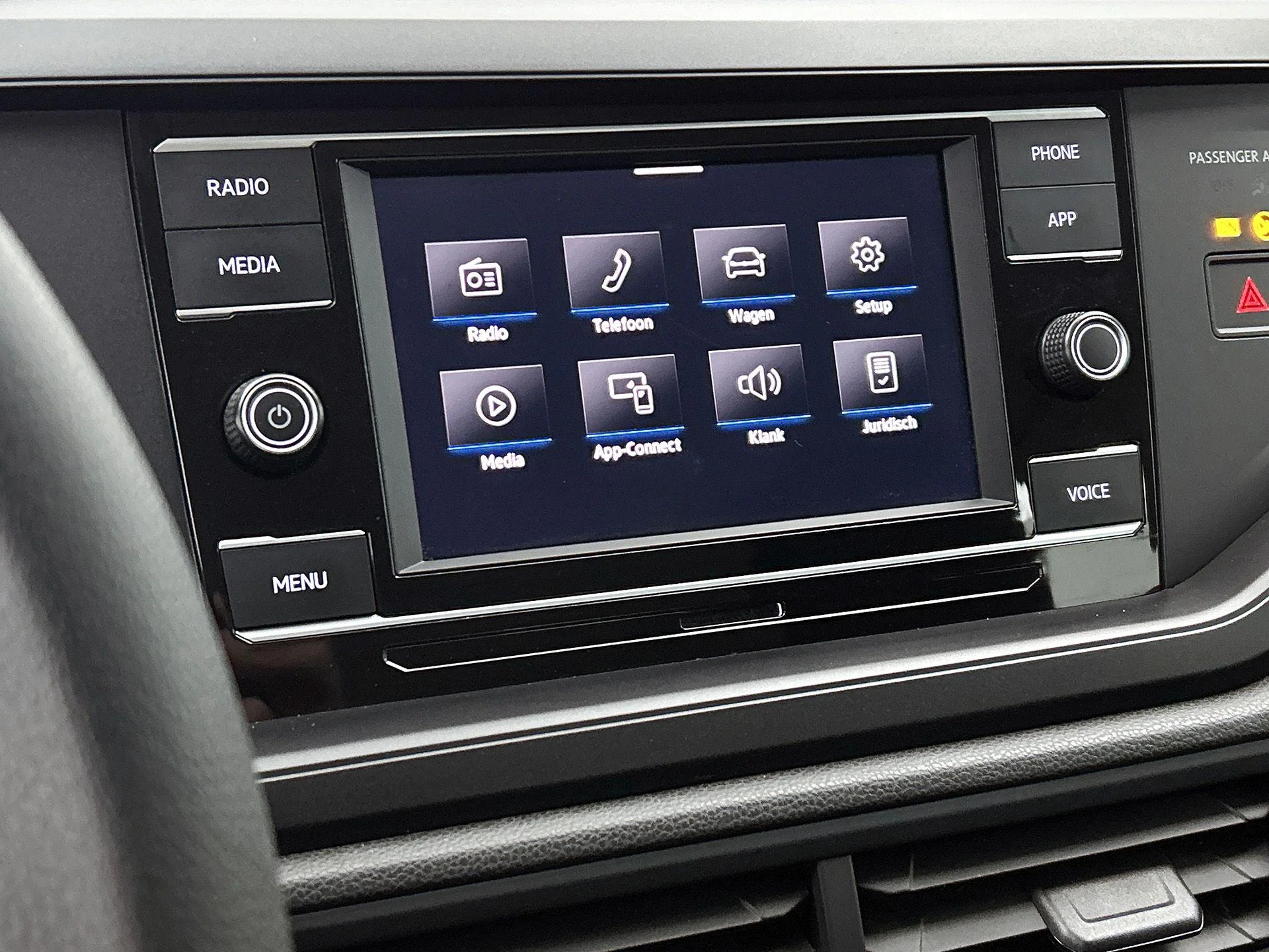 Volkswagen-Polo-image-9