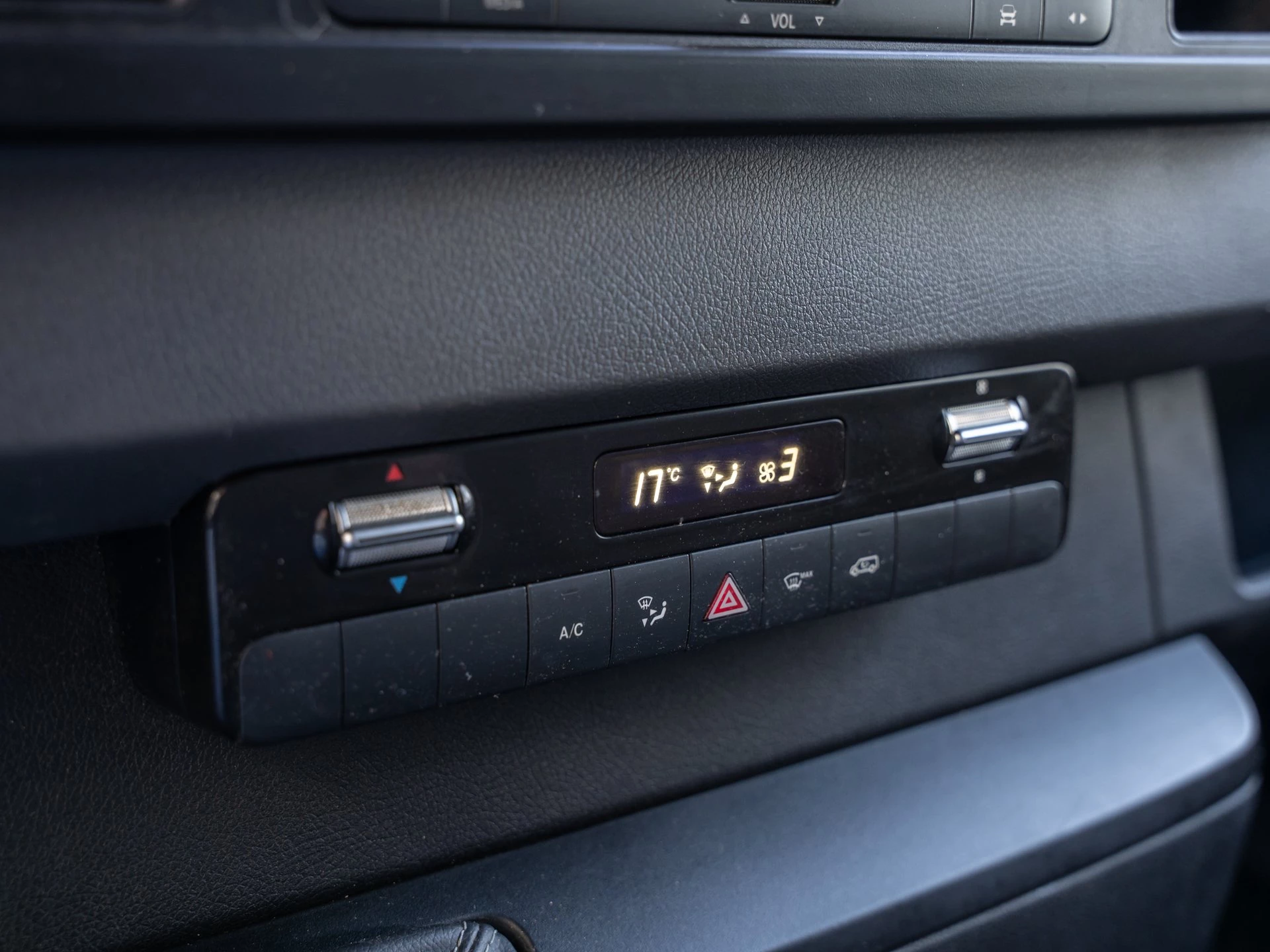 Mercedes-Benz-Sprinter-image-16