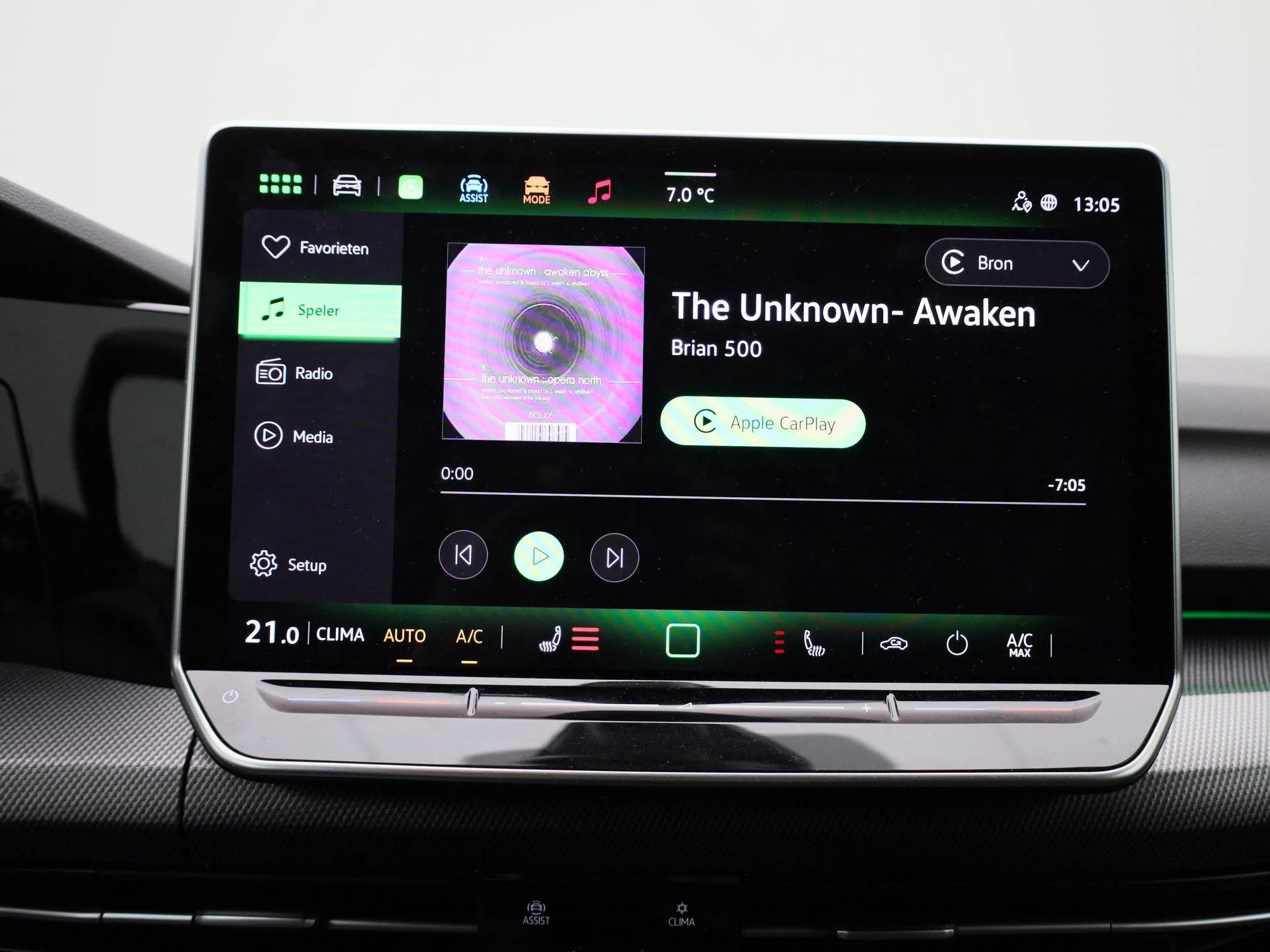 Volkswagen-Golf-image-21