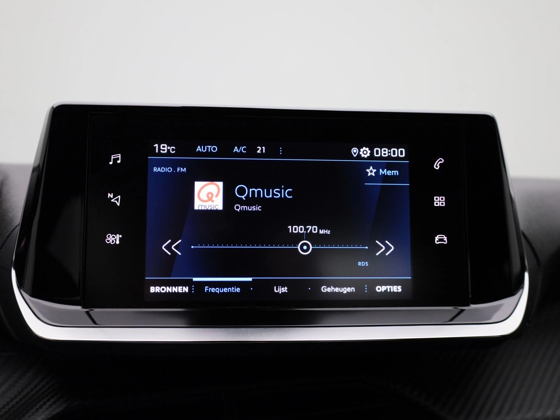 Peugeot-2008-image-13