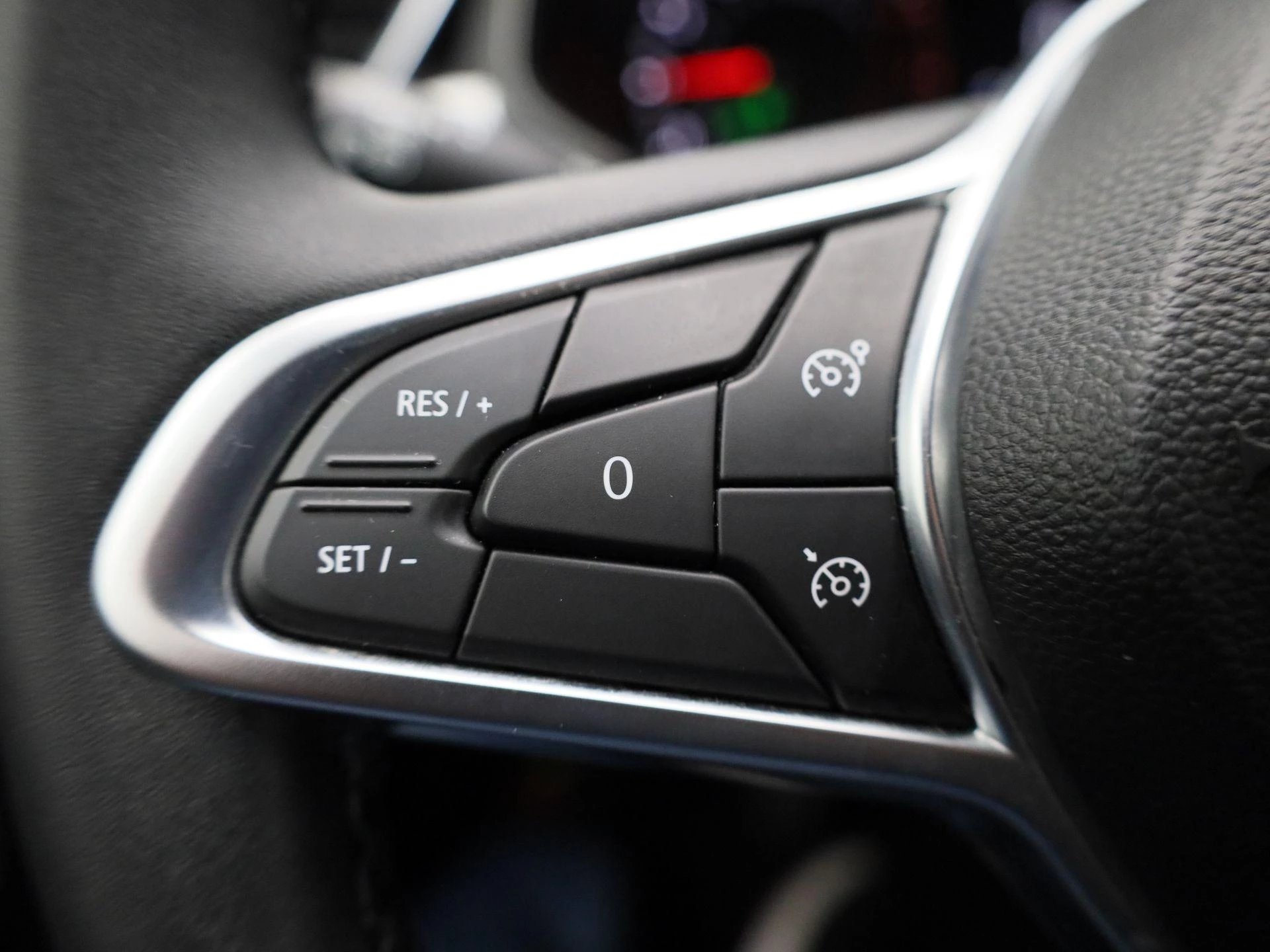 Renault-Clio-image-16