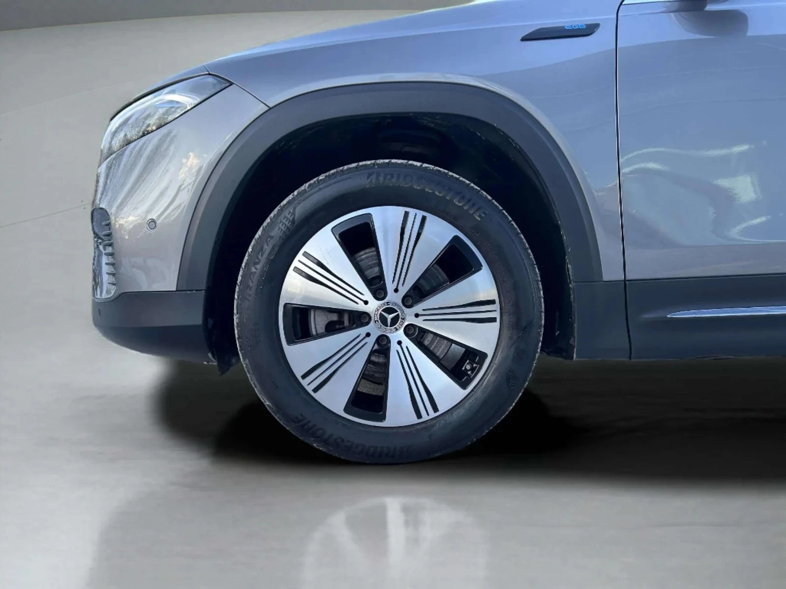 Mercedes-Benz-EQB-image-8
