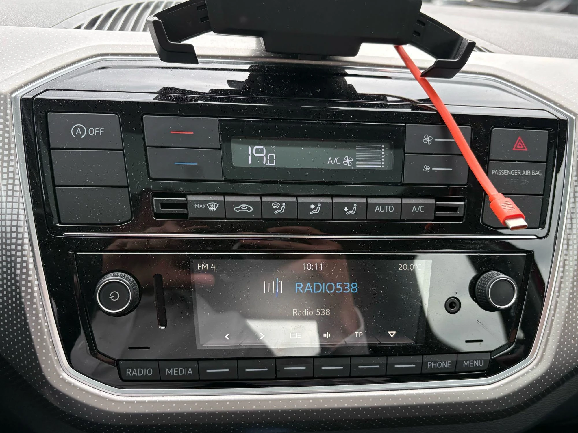 Volkswagen-up!-image-12