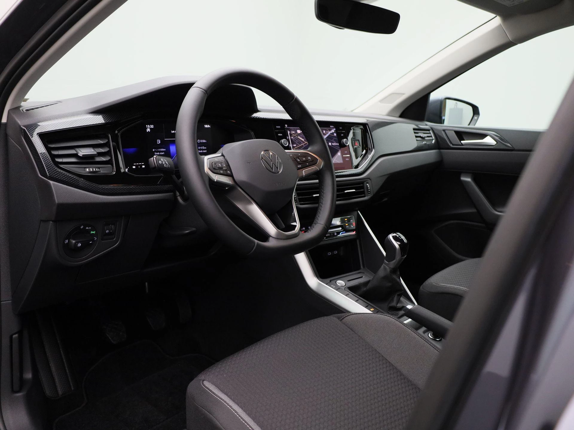 Volkswagen-Polo-image-30