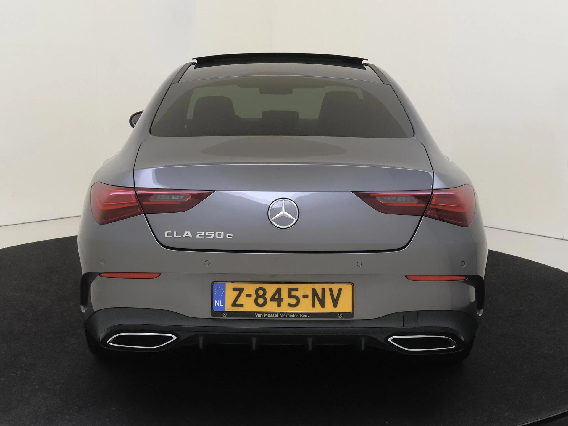 Mercedes-Benz-CLA-image-9