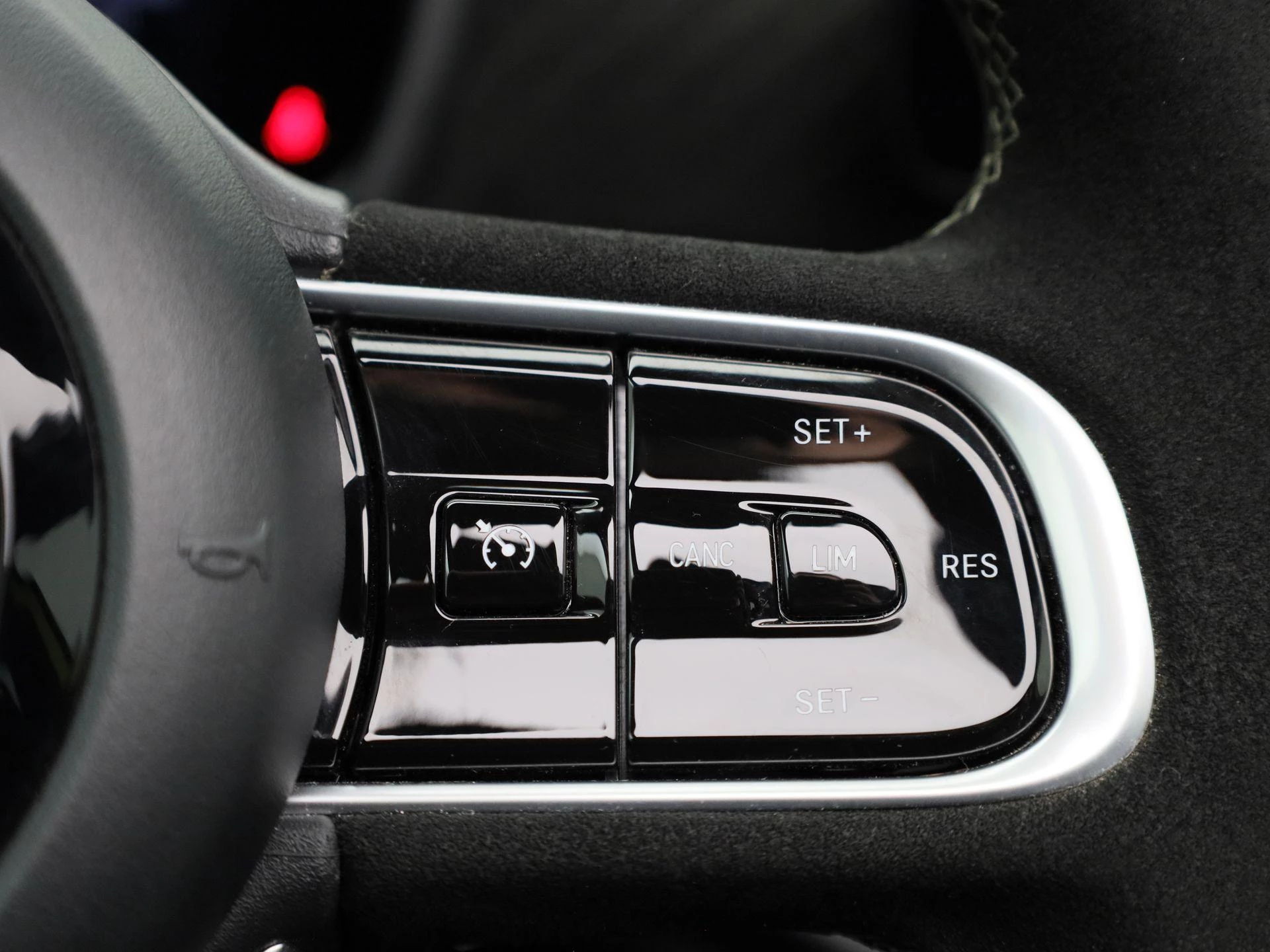 Abarth-500C-image-12