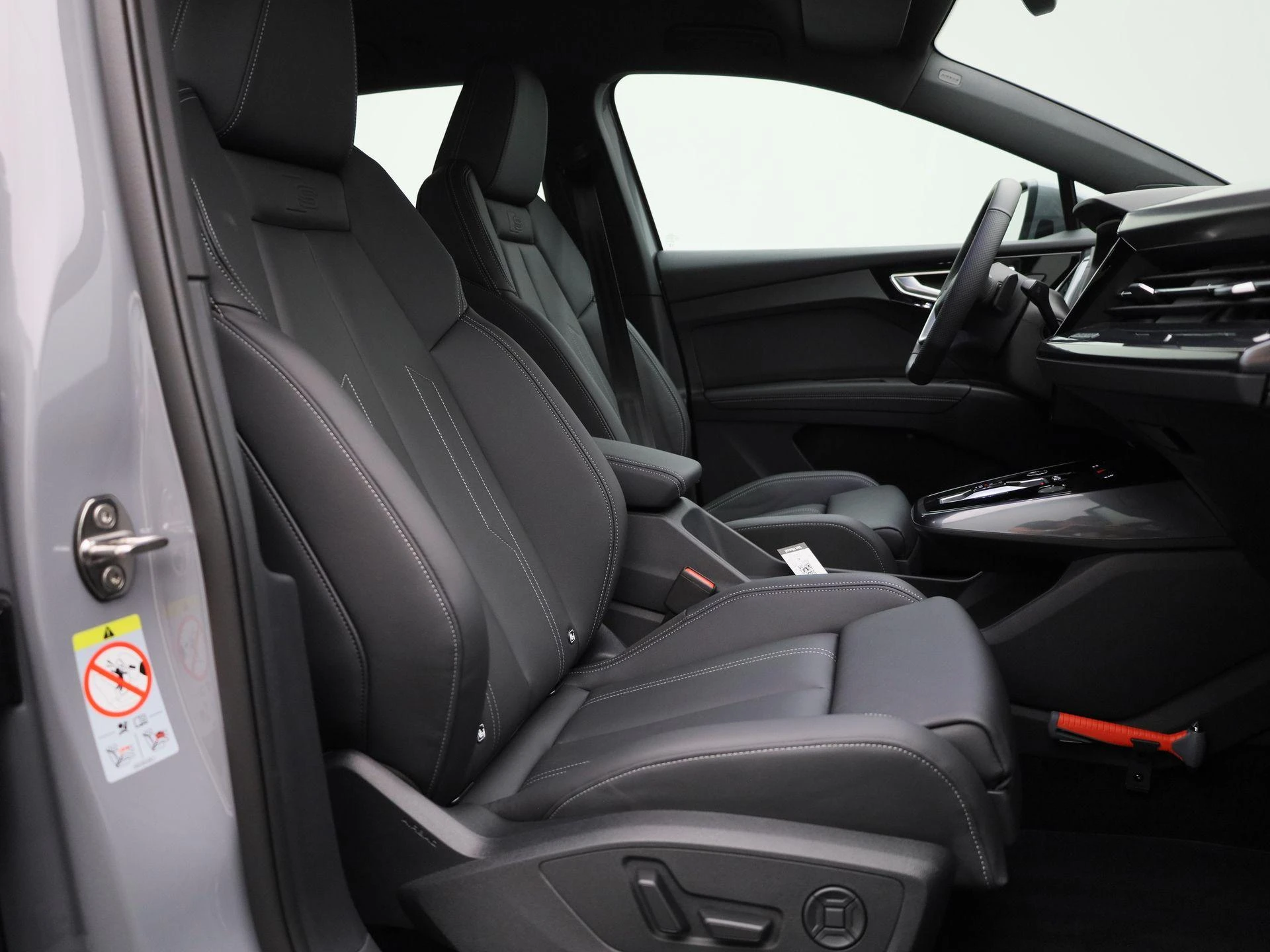 Audi-Q4 e-tron-image-40