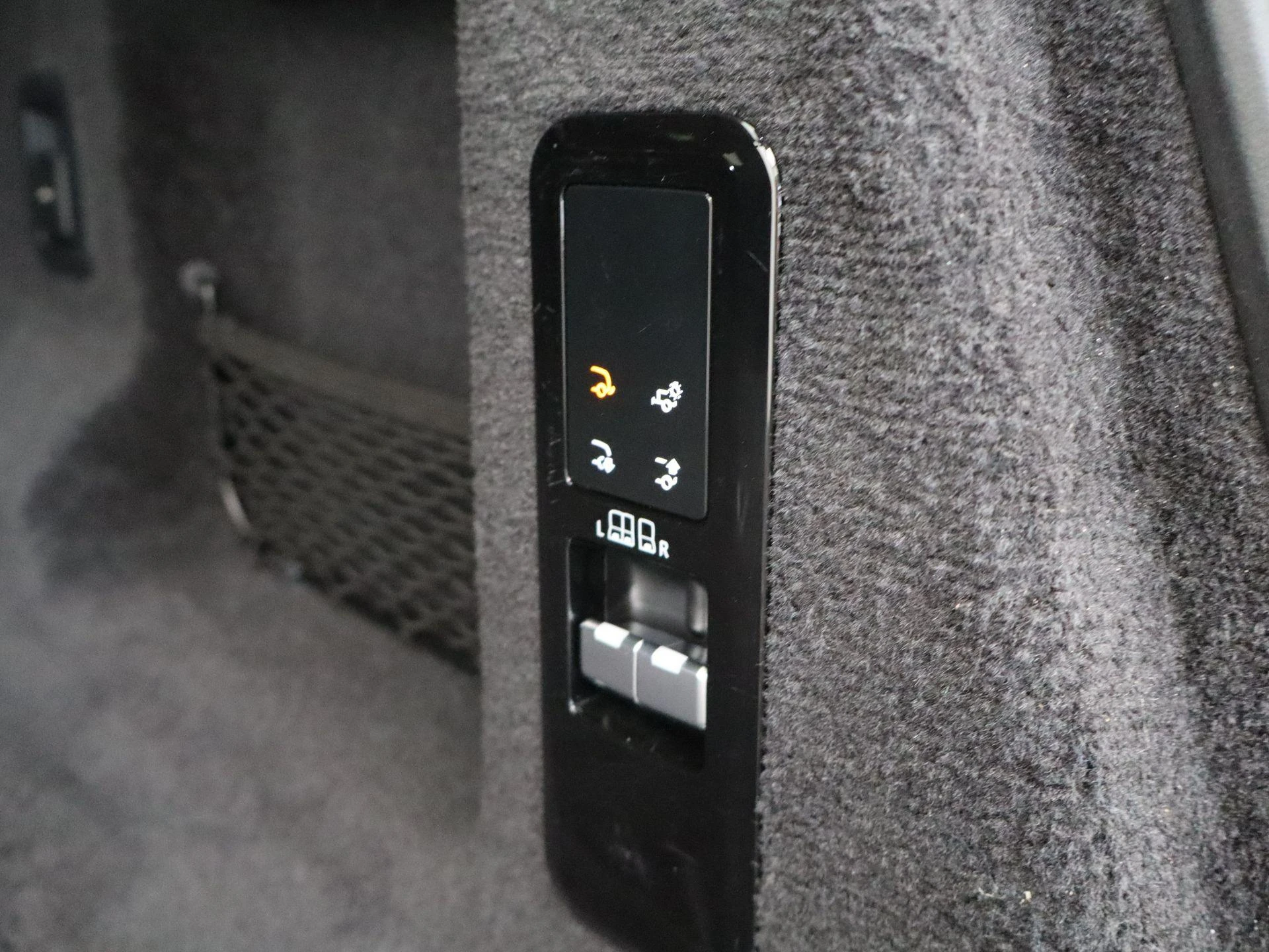 Land Rover-Range Rover Sport-image-13