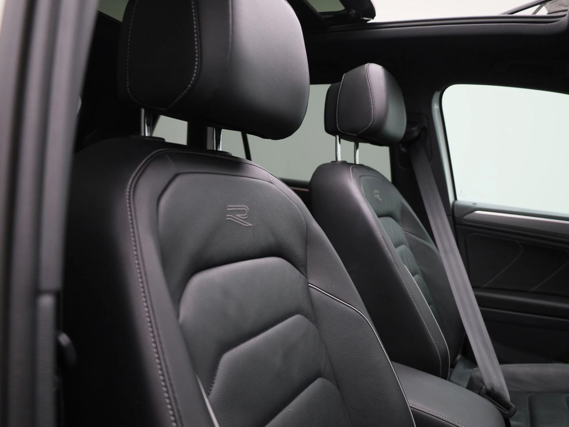 Volkswagen Tiguan 1.4 TSI eHybrid R-Line Business+ 245 PK|