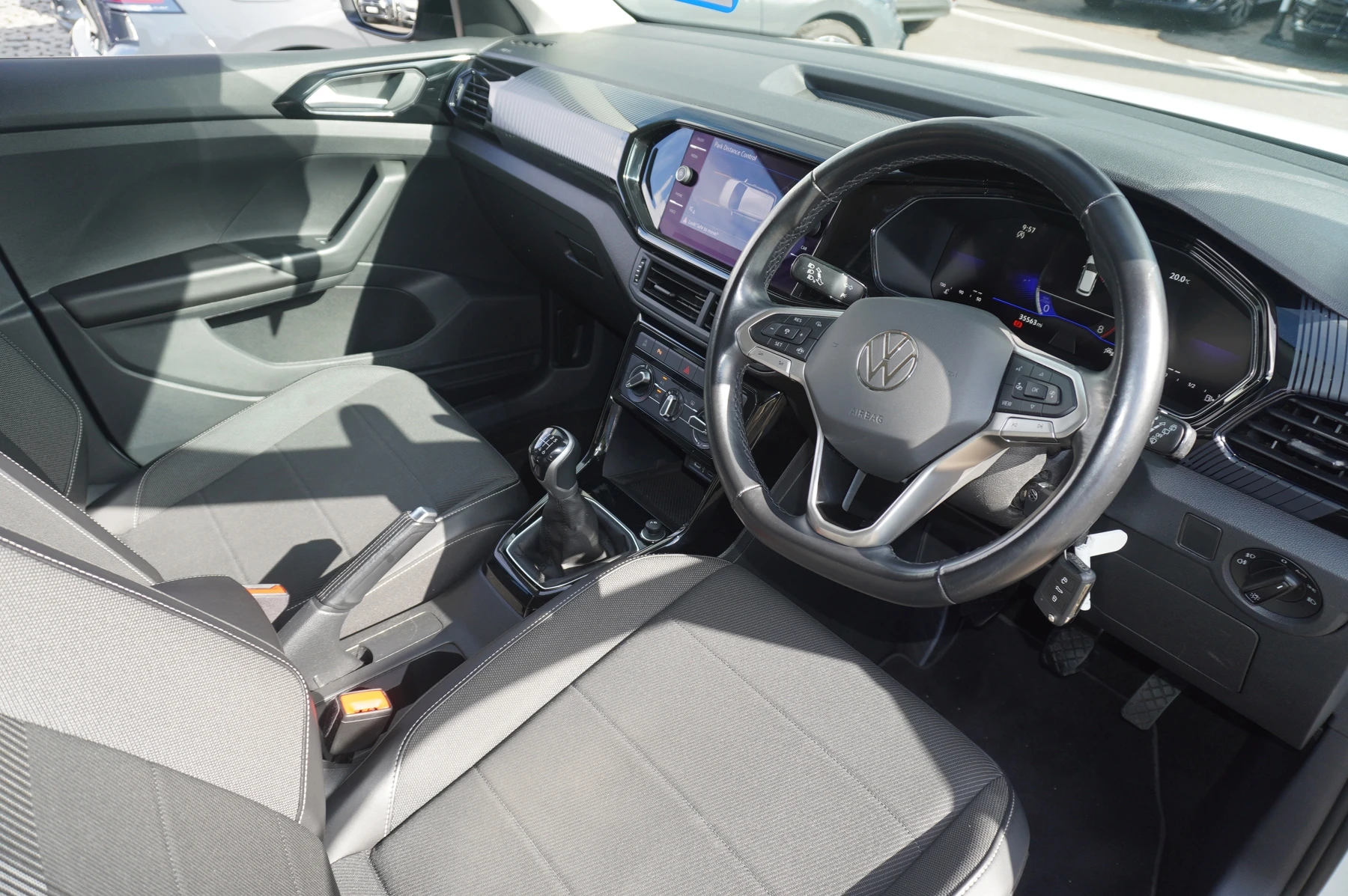 Volkswagen-T-Cross-image-5