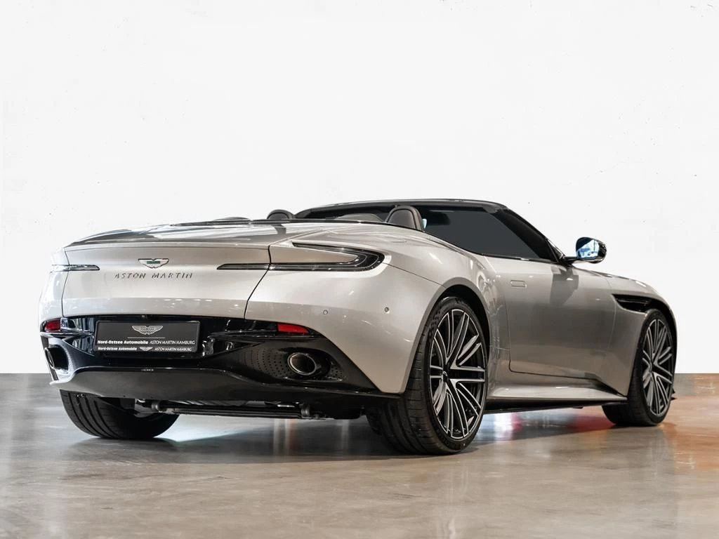 Aston Martin-DB12-image-15