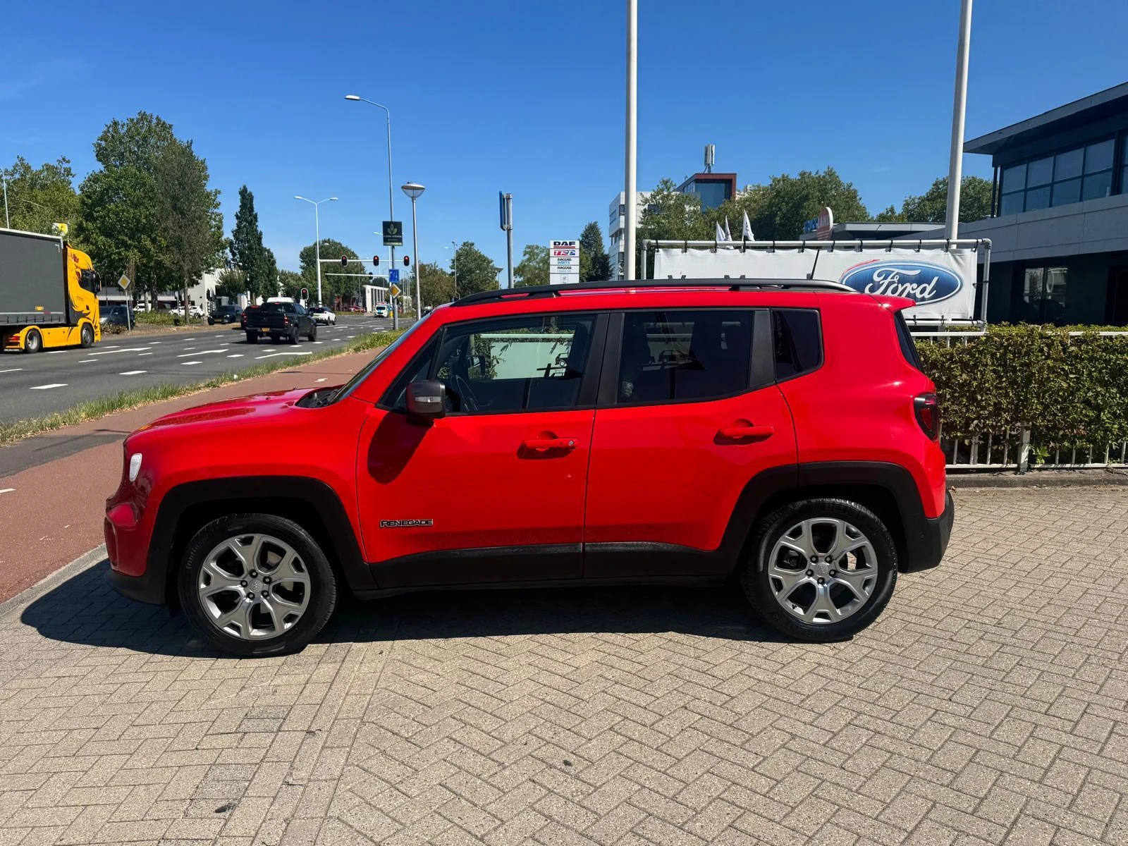 Jeep-Renegade-image-3