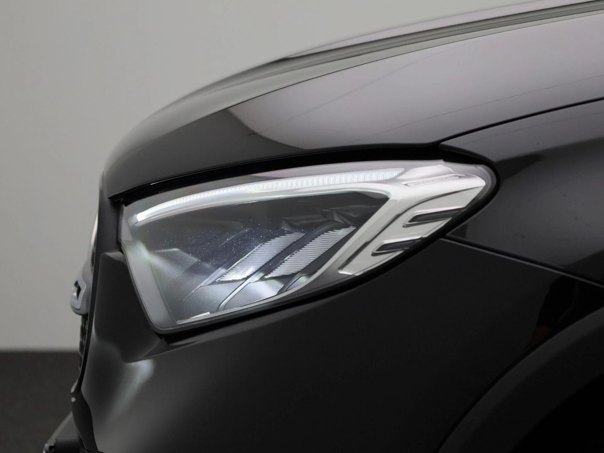 Mercedes-Benz-GLC-image-15