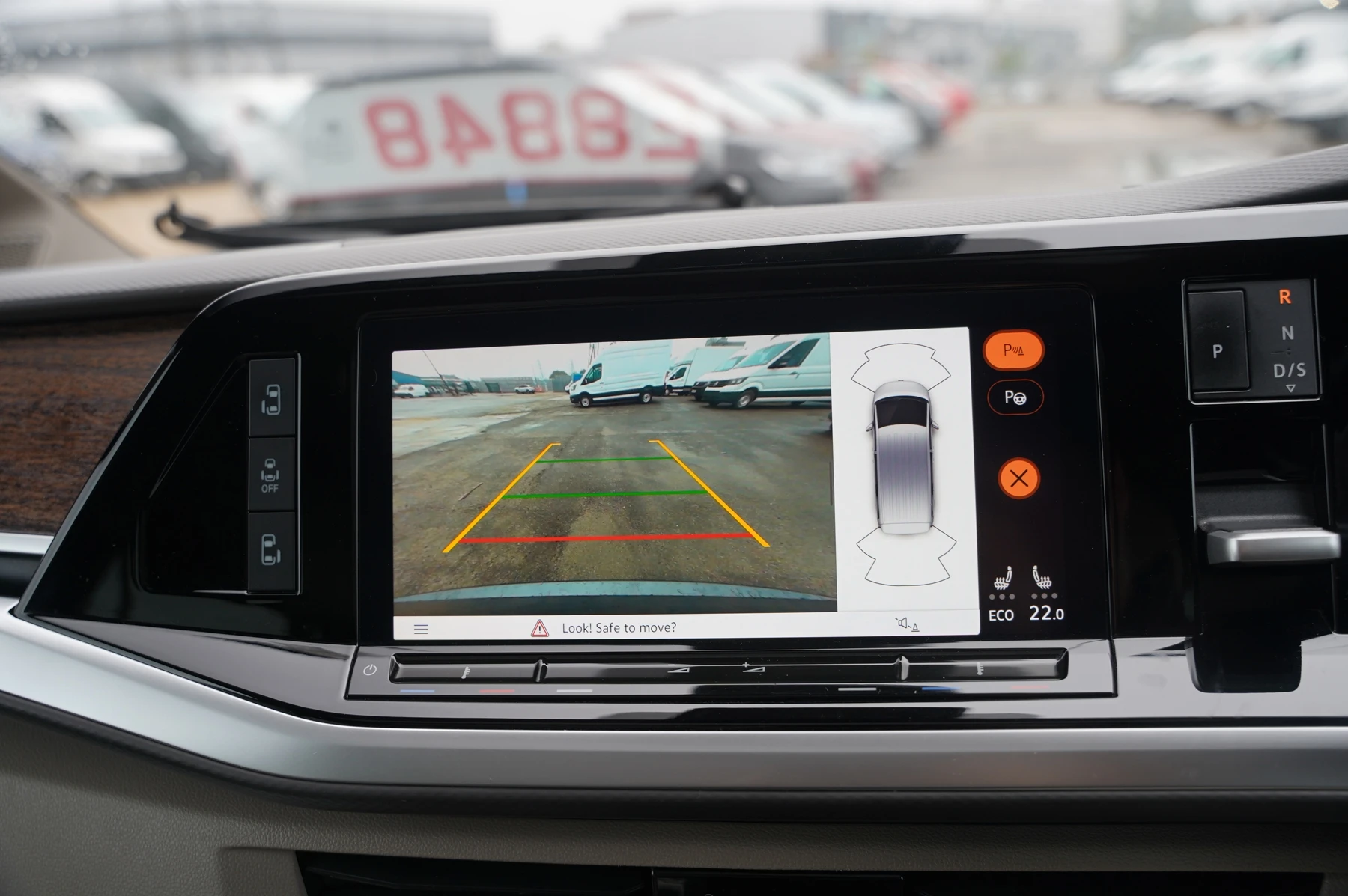 Volkswagen-Multivan-image-20