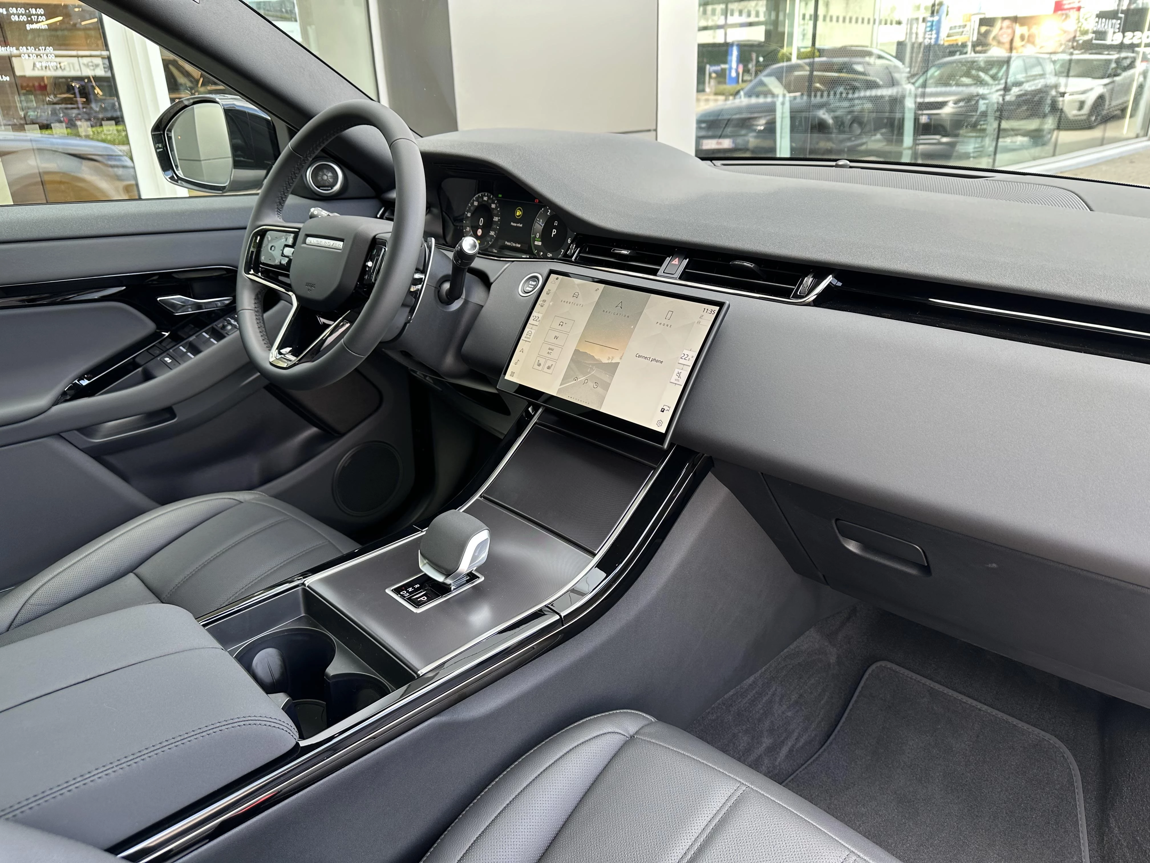 Land Rover-Range Rover Evoque-image-8