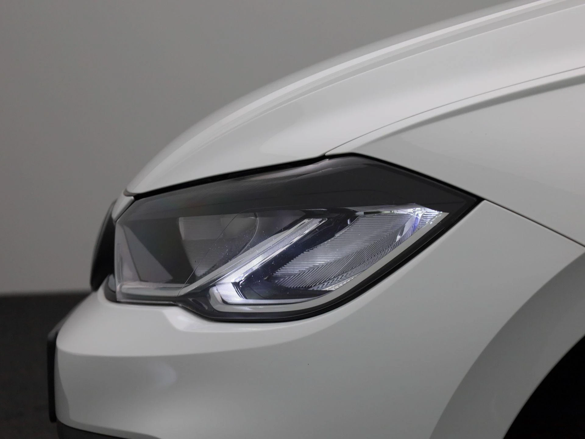 Volkswagen-Polo-image-14