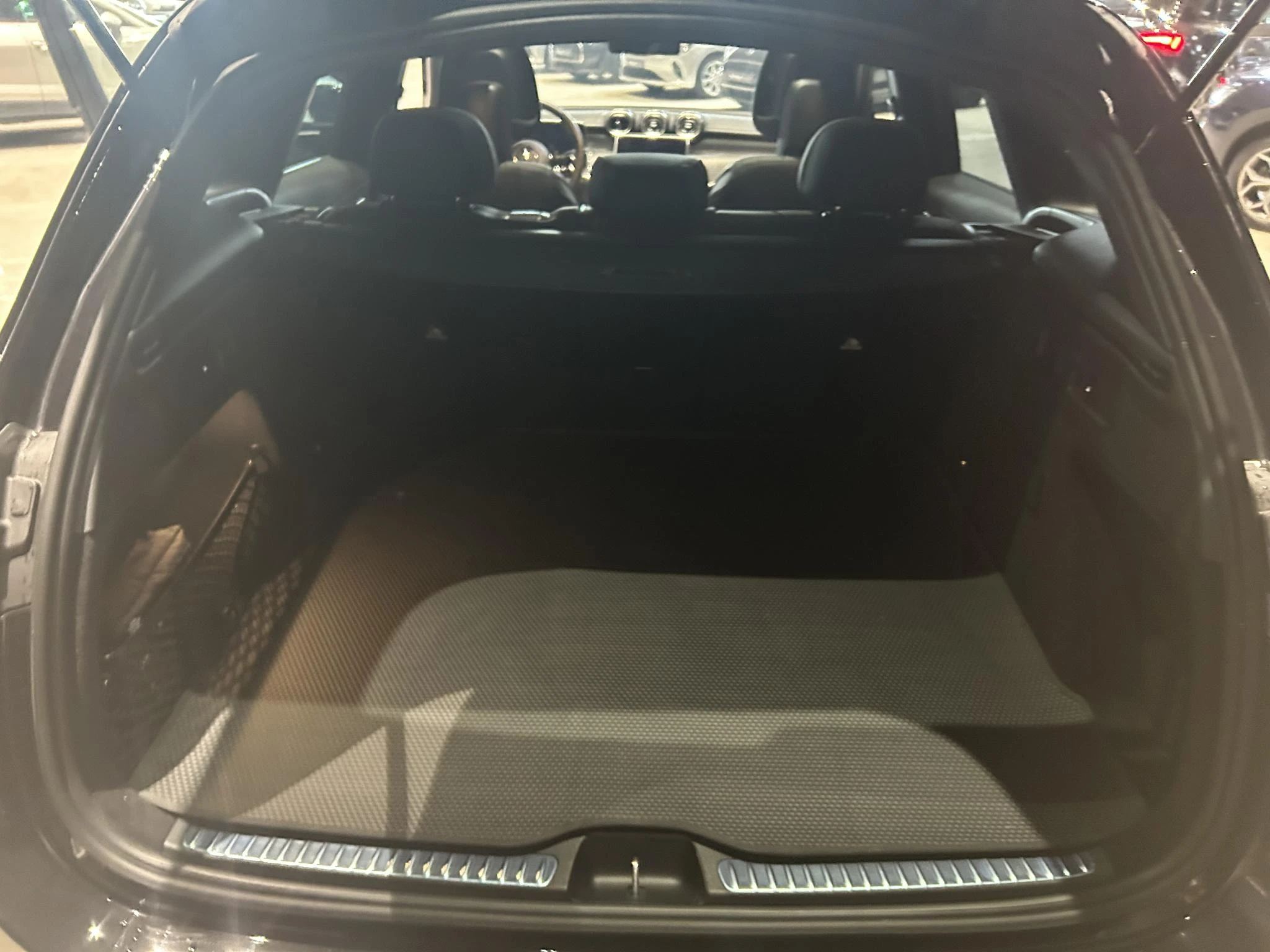 Mercedes-Benz-GLC-image-15