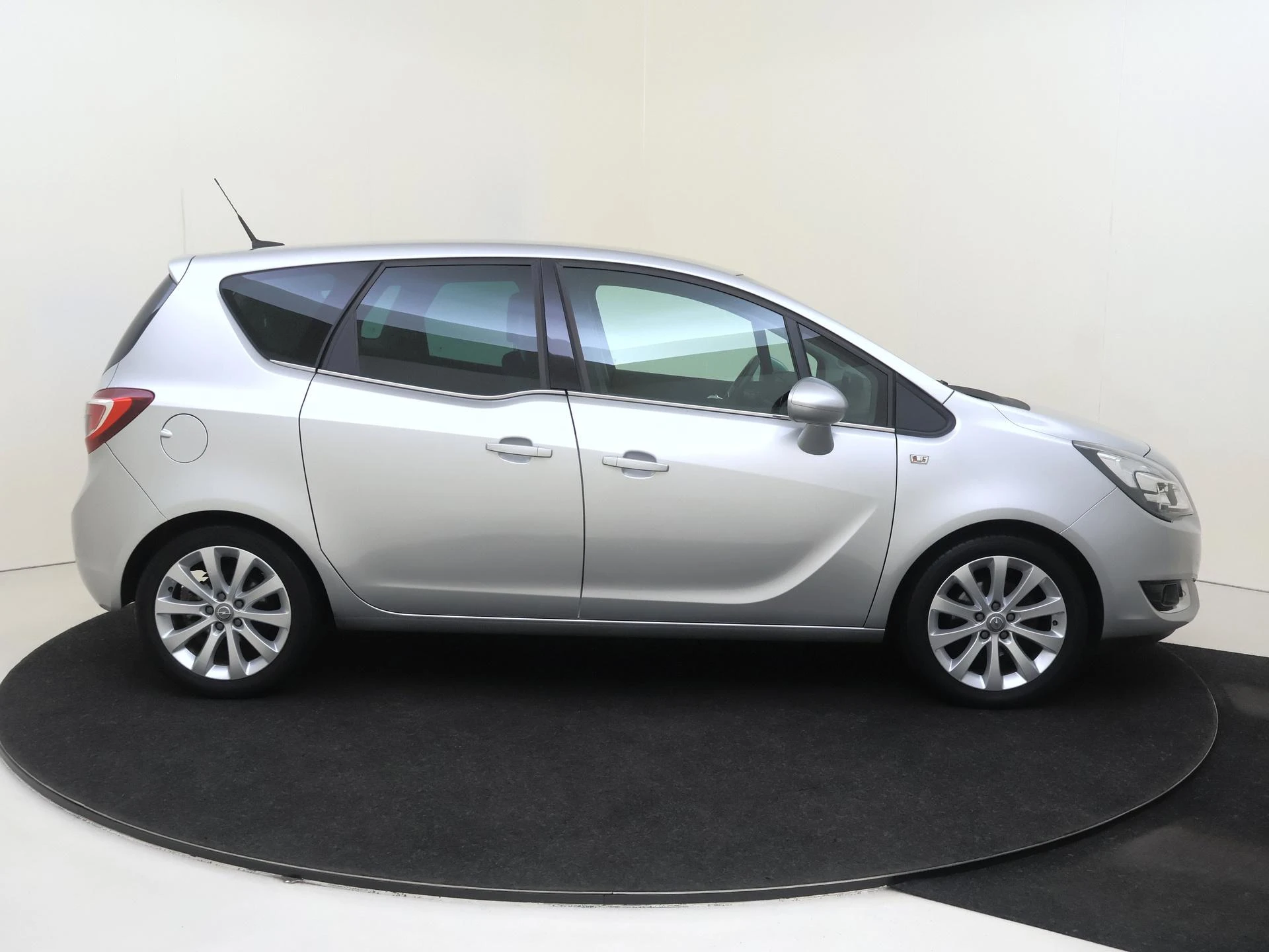 Opel-Meriva-image-8