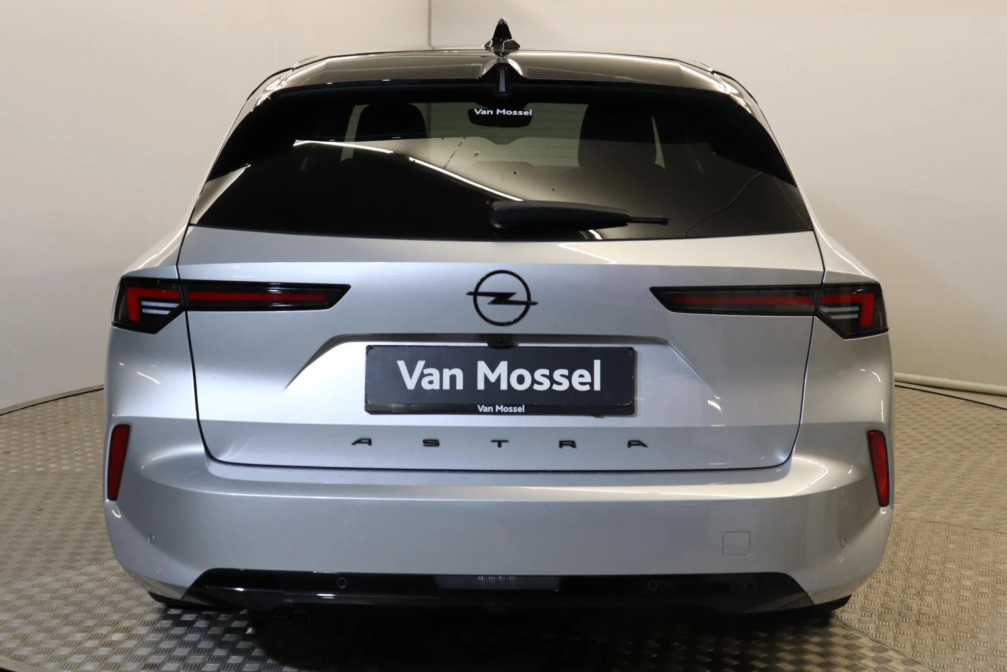 Opel-Astra-image-3