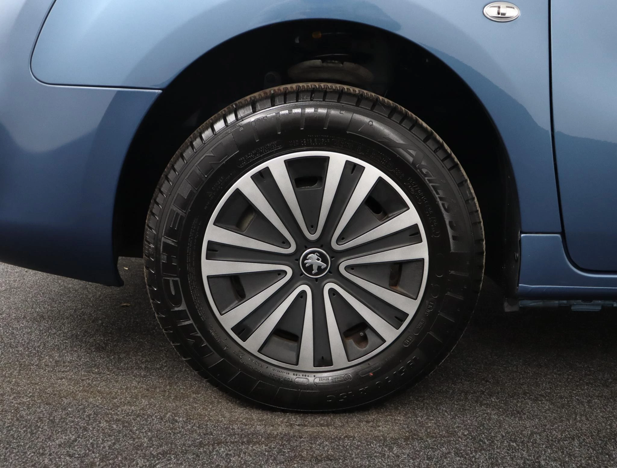 Peugeot-e-Partner-image-24