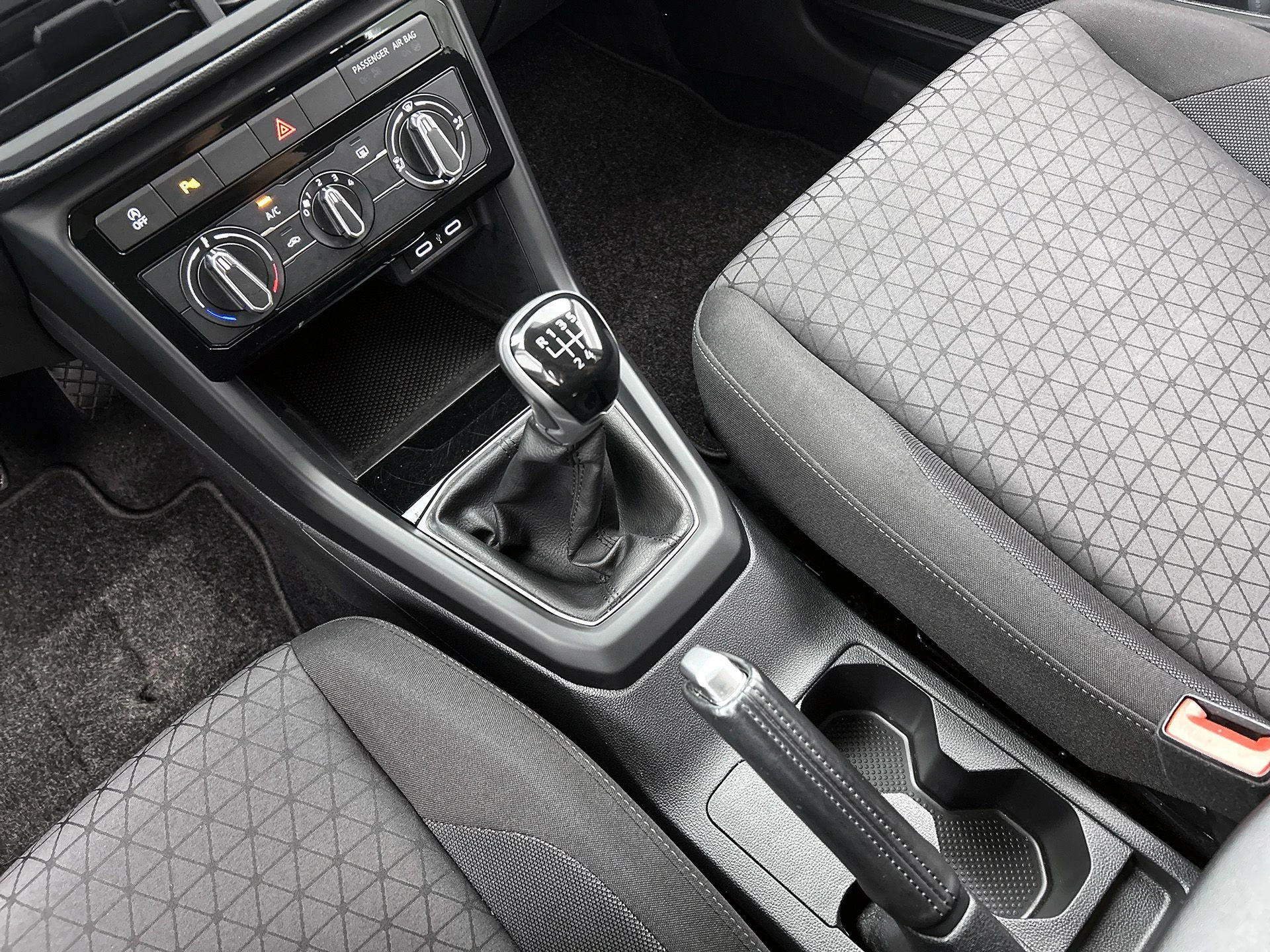 Volkswagen-T-Cross-image-24