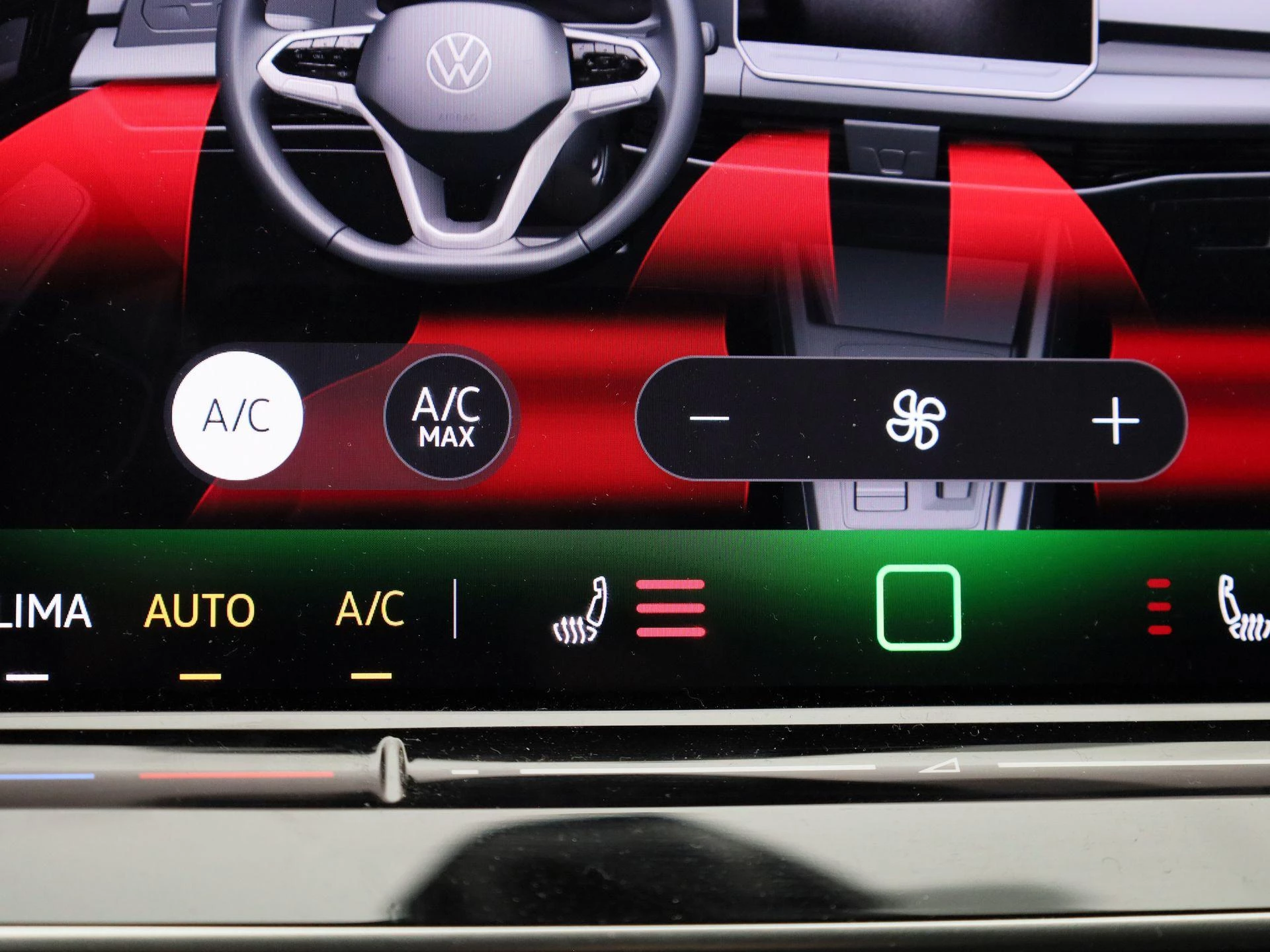 Volkswagen-Golf-image-19