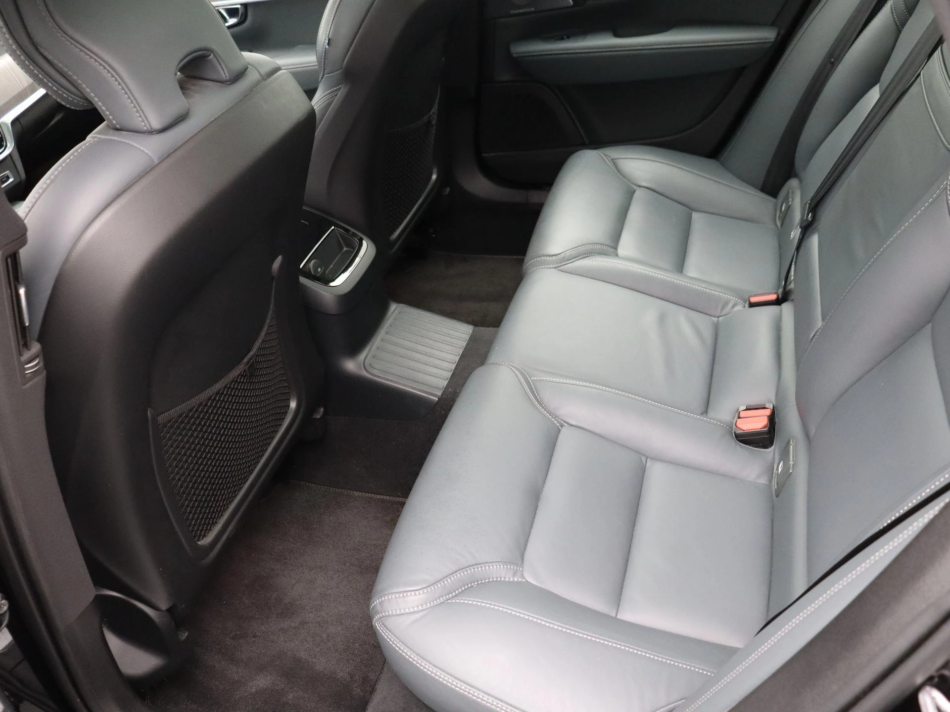 Volvo-V90-image-21