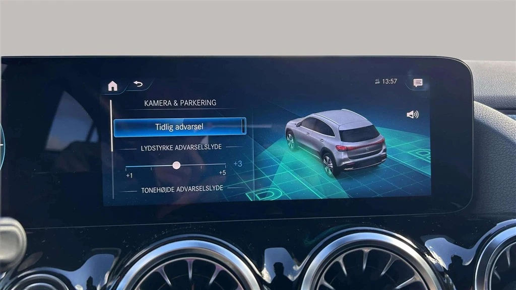 Mercedes-Benz-EQA-image-18