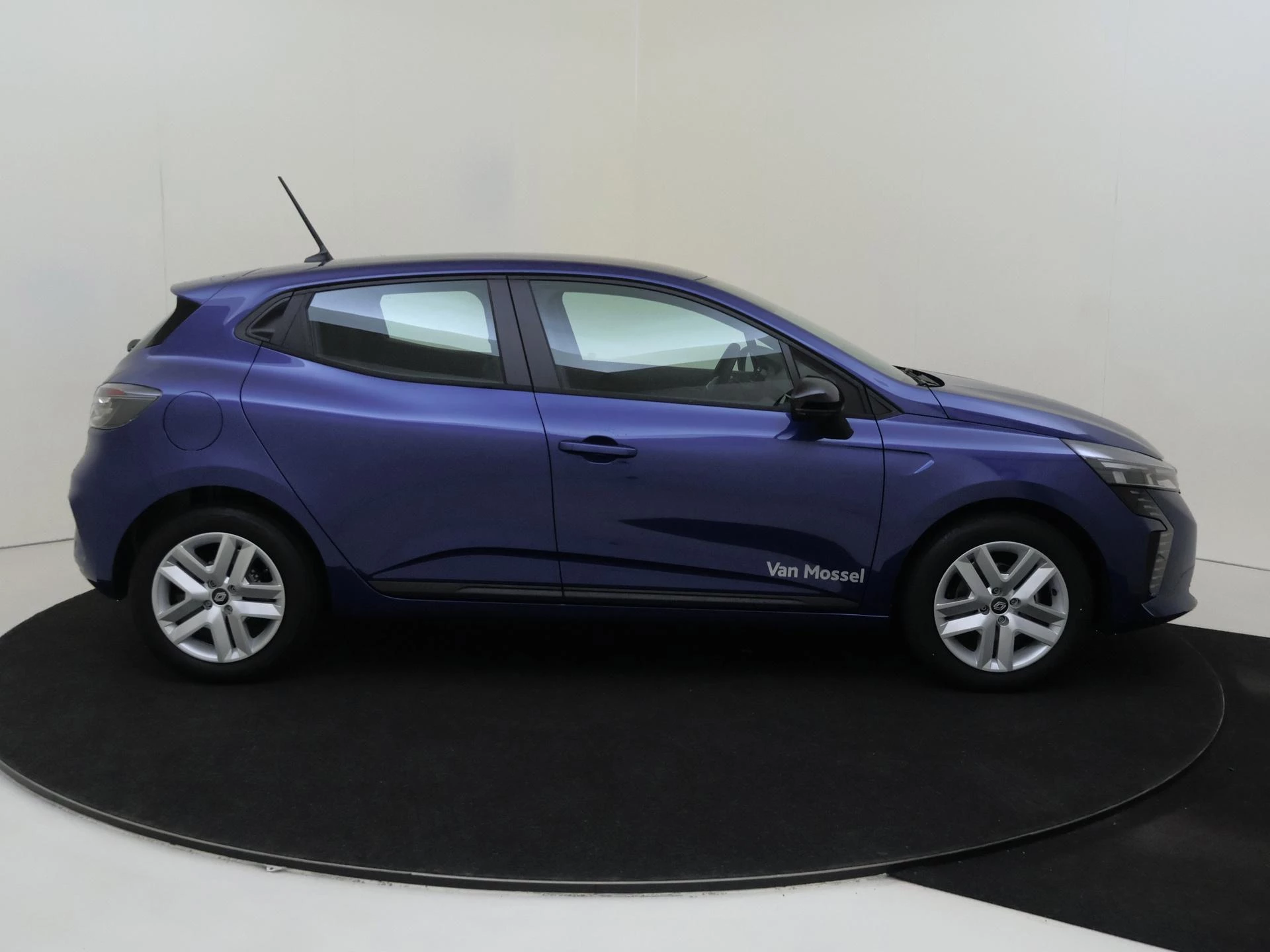 Renault-Clio-image-8