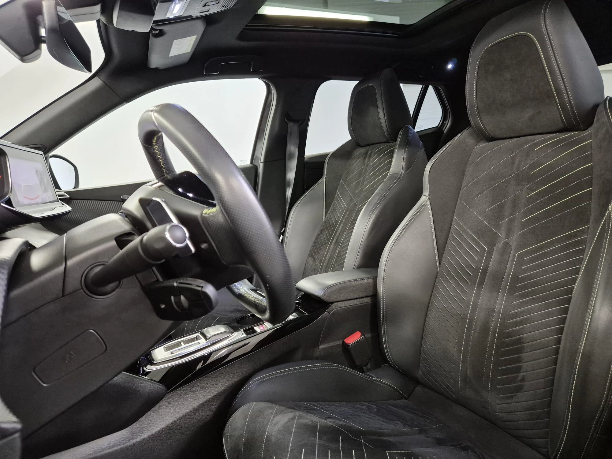 Peugeot-2008-image-10