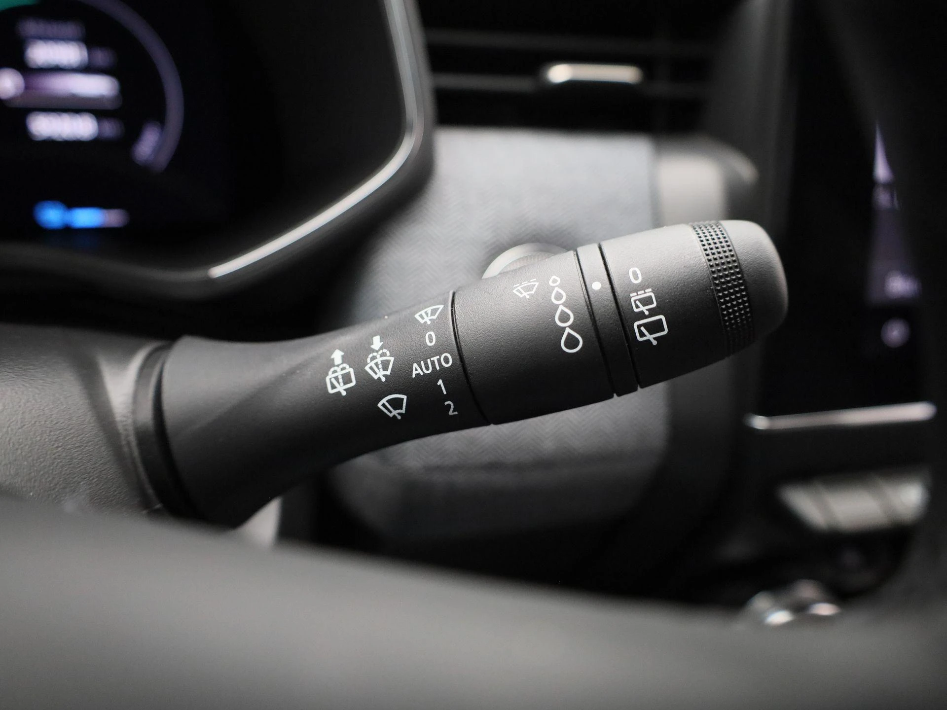Renault-Clio-image-18