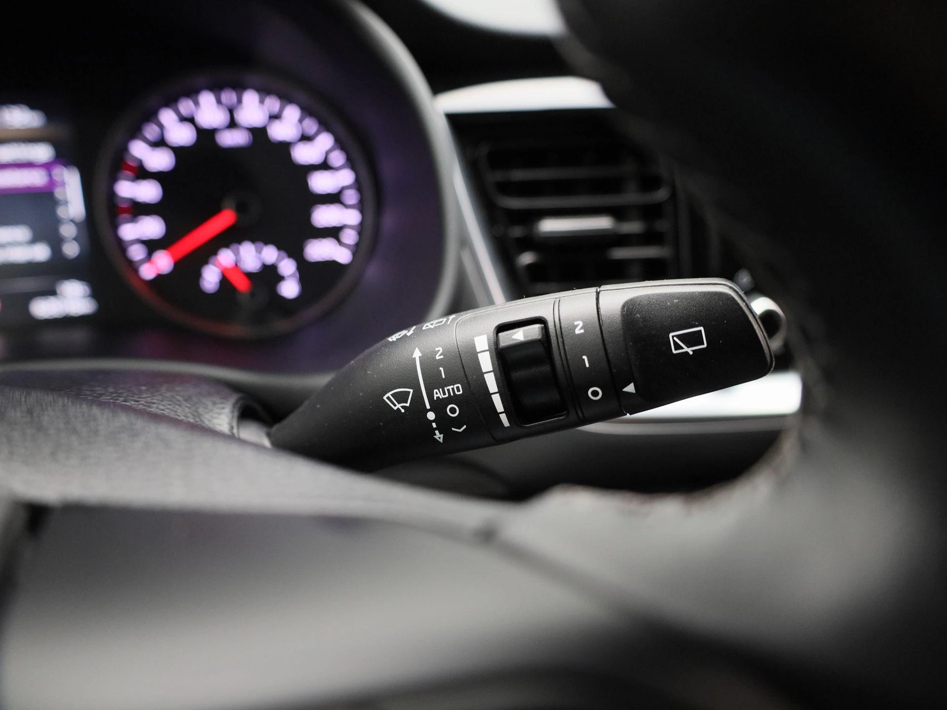 Kia-Stonic-image-18