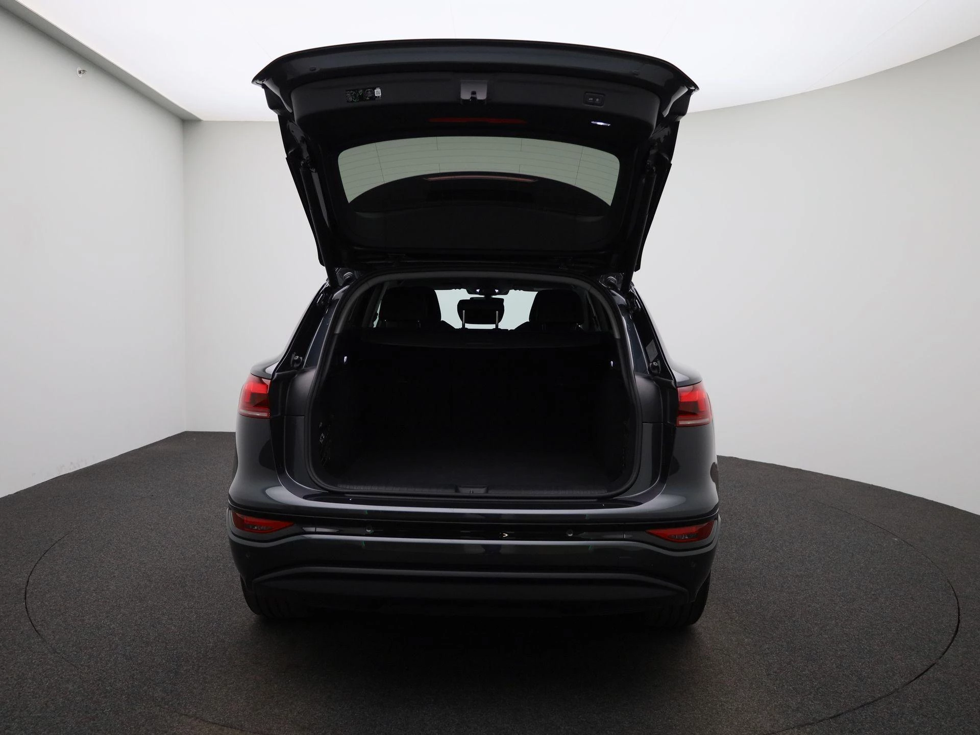 Audi-Q6 e-tron-image-10