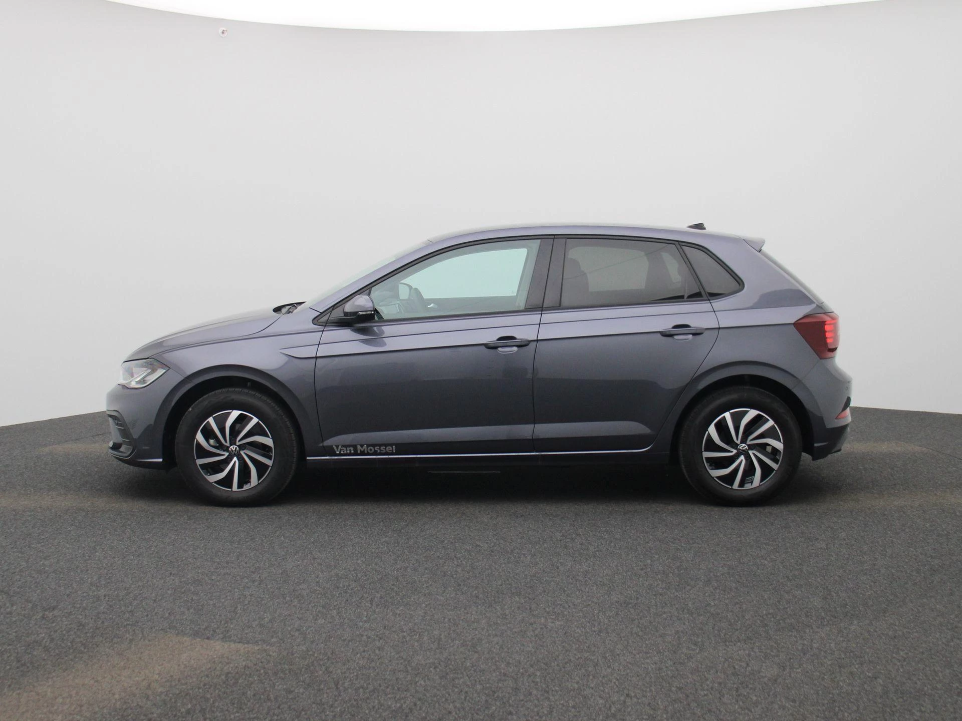 Volkswagen-Polo-image-3