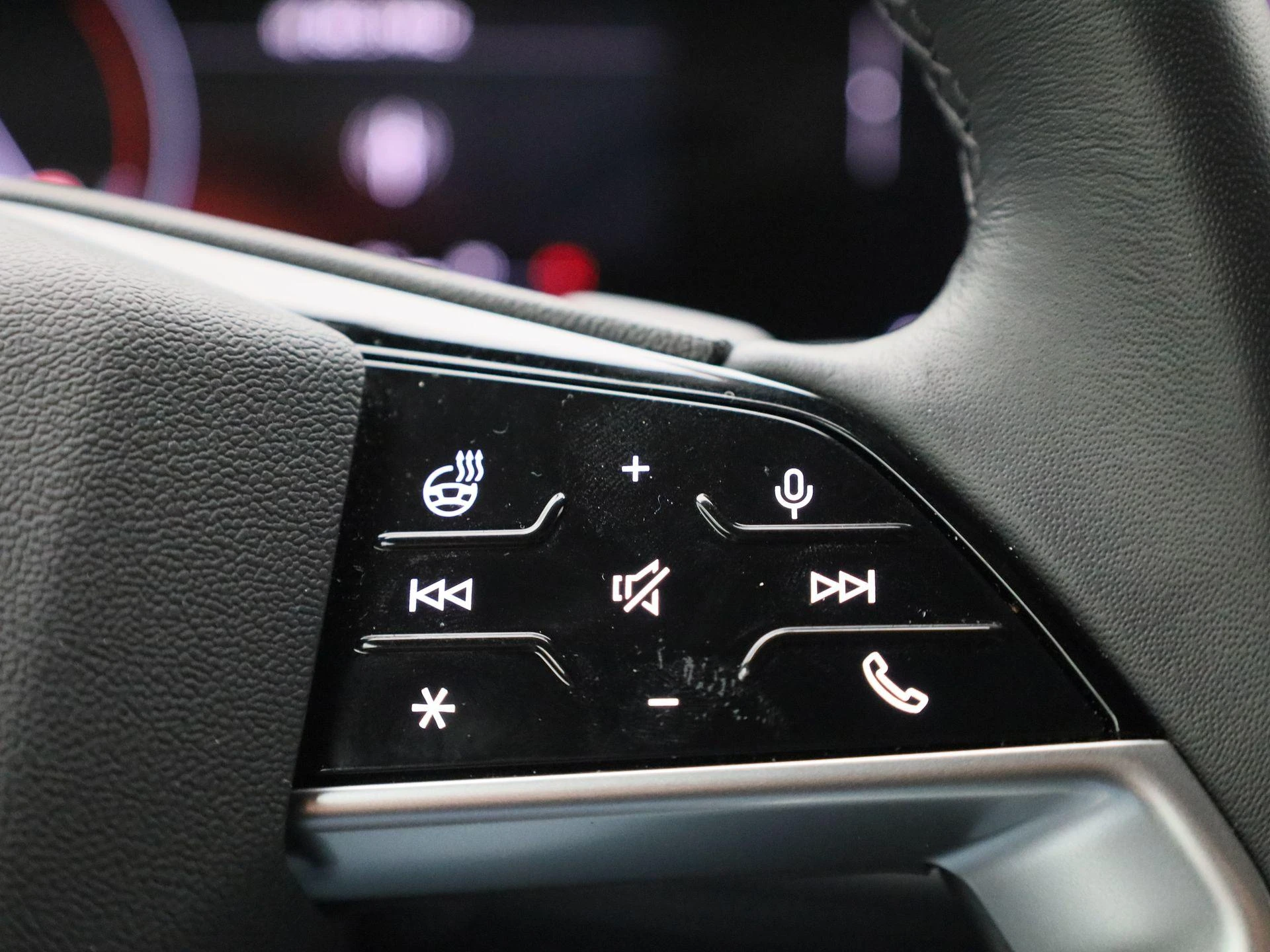 Audi-Q6 e-tron-image-22