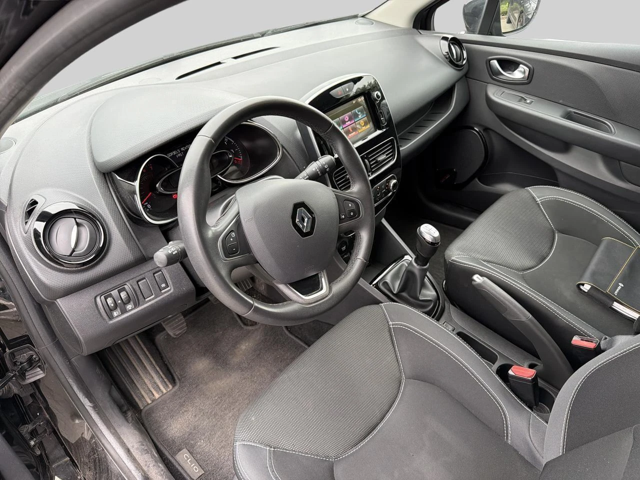 Renault-Clio-image-8