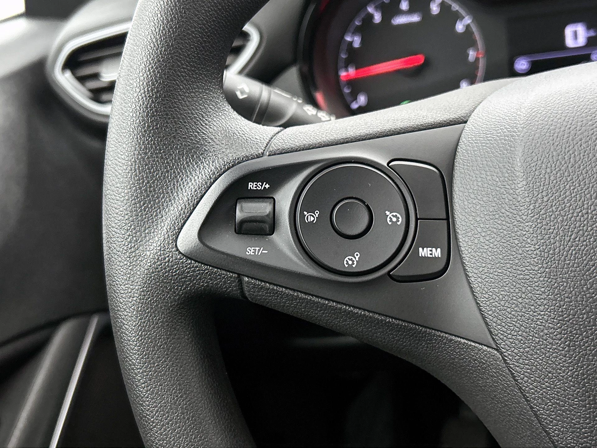 Opel-Crossland X-image-5