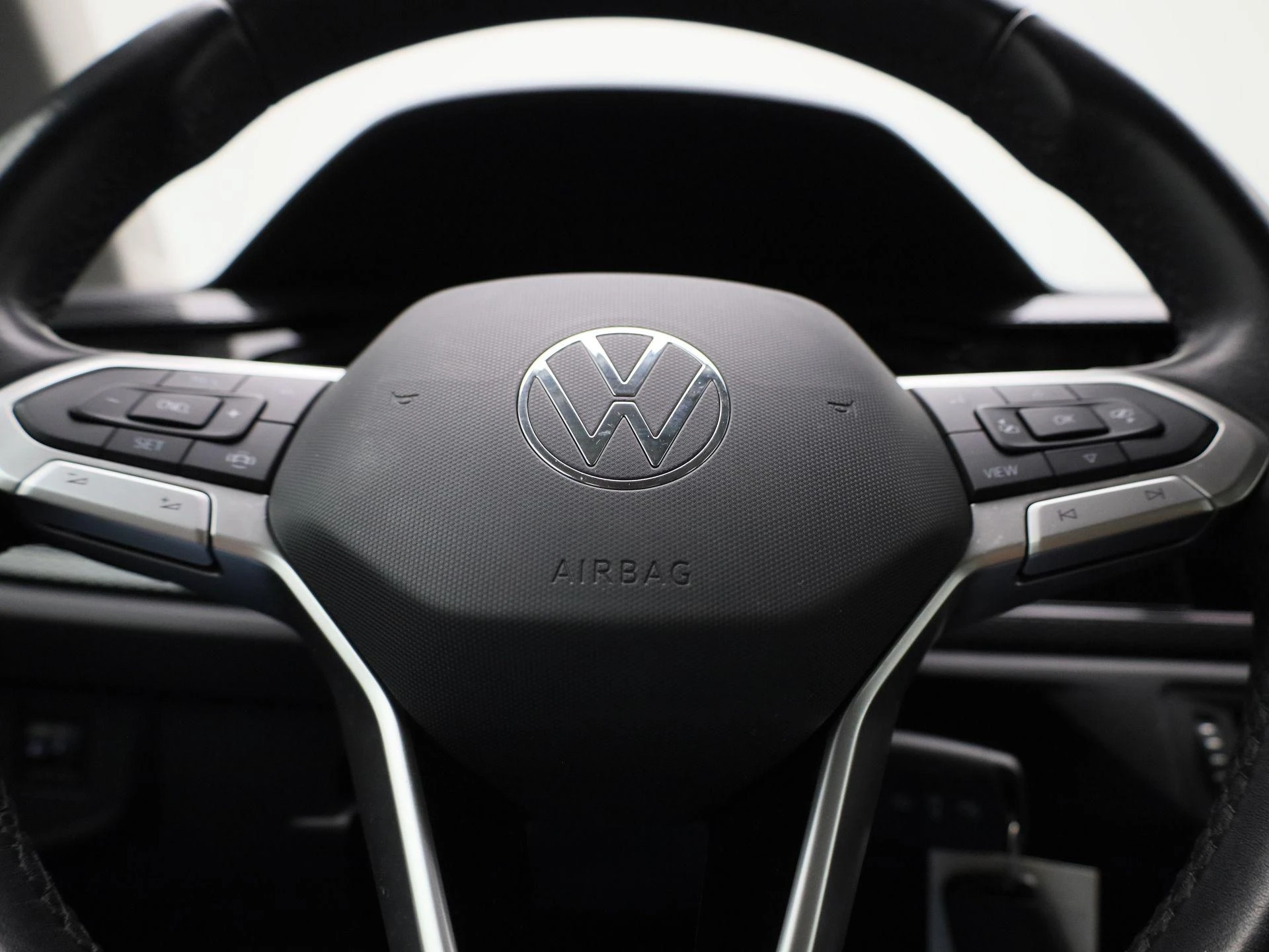 Volkswagen-Polo-image-25