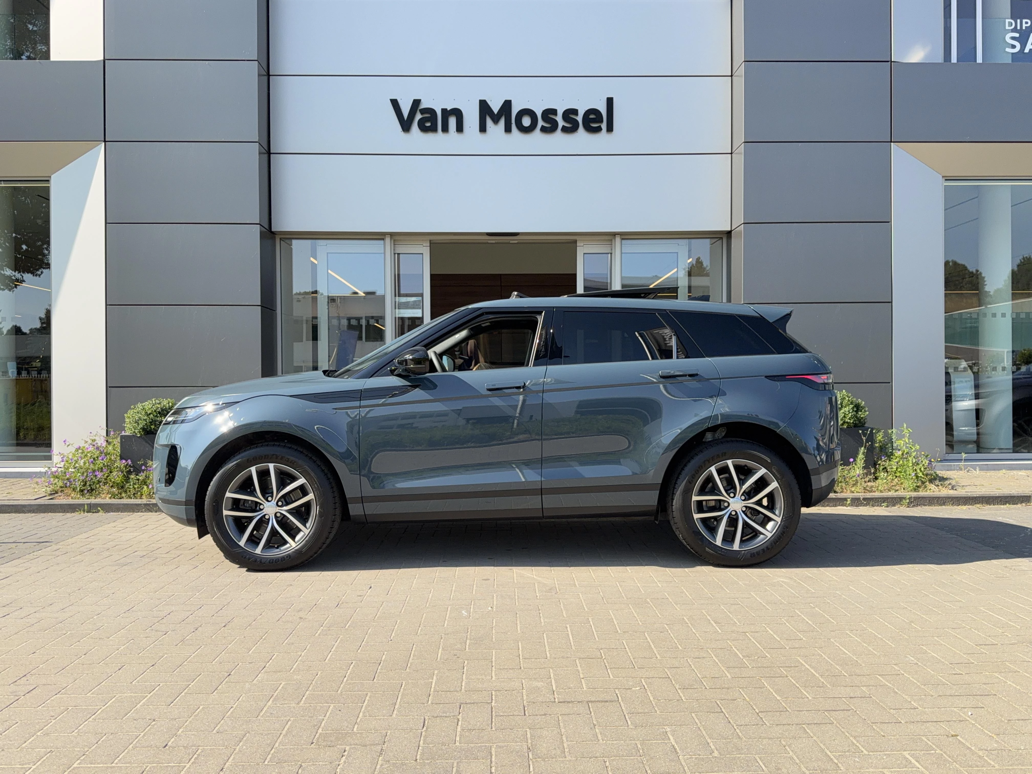 Land Rover Range Rover Evoque P160 S FWD Auto. 26.5MY