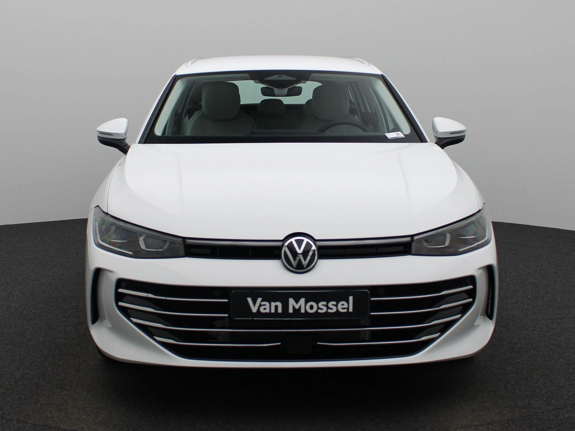 Volkswagen-Passat-image-2